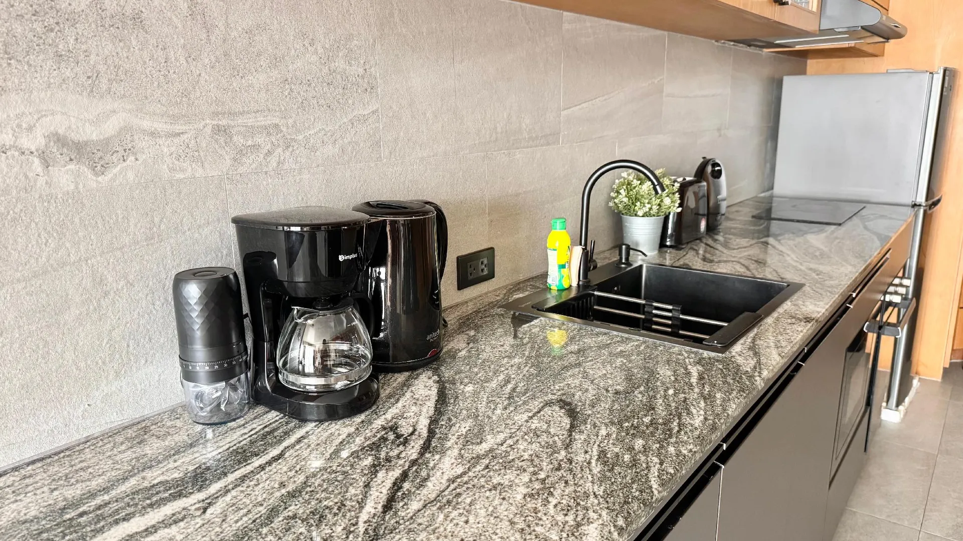 방콕 짜뚜짝의 아파트먼트 (86m², 침실 2개, 프라이빗 욕실 2개) 4성급 싱글룸 레스토랑