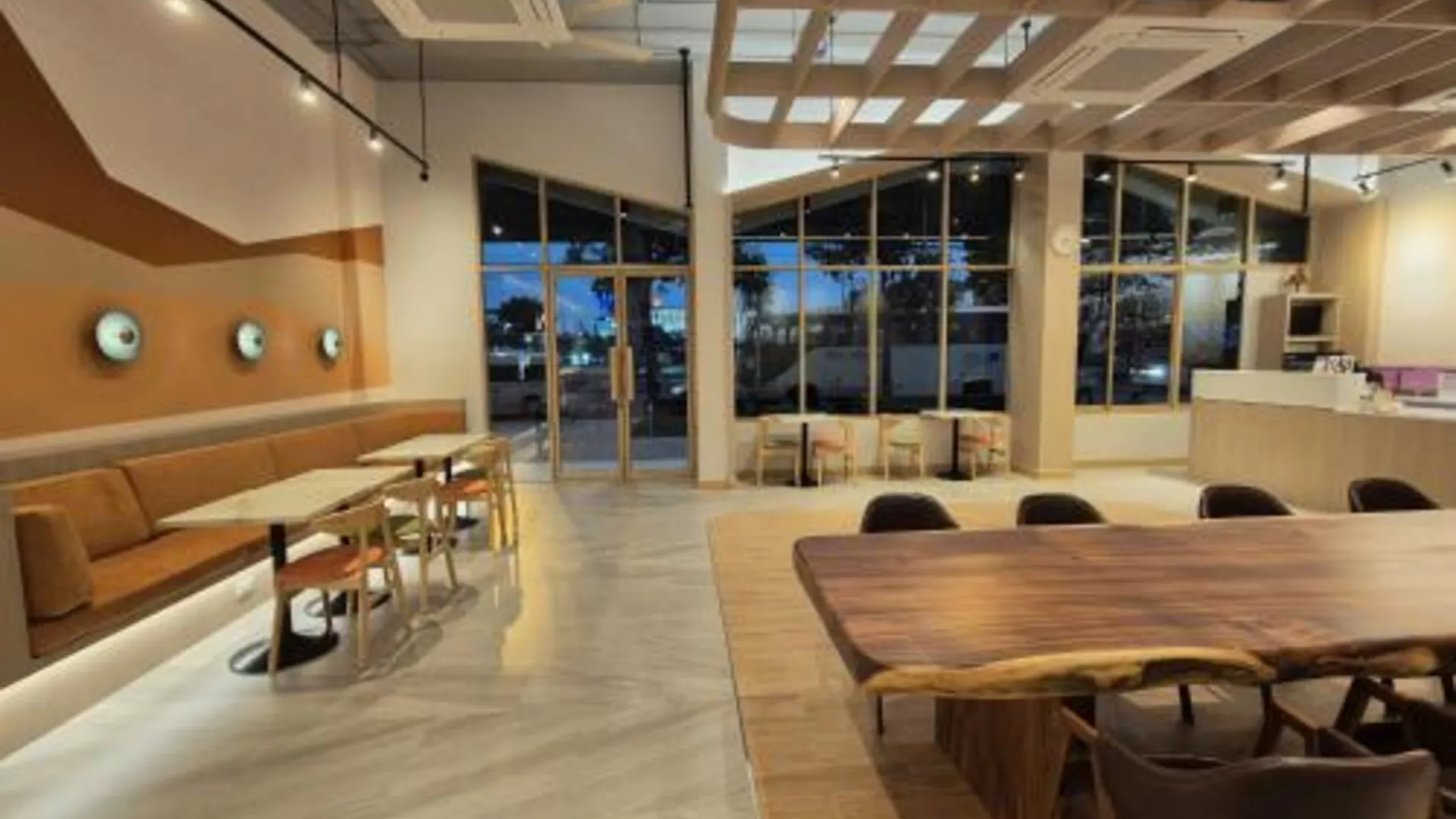 방콕 더 퍼블릭 호텔 3성급 호텔 외관