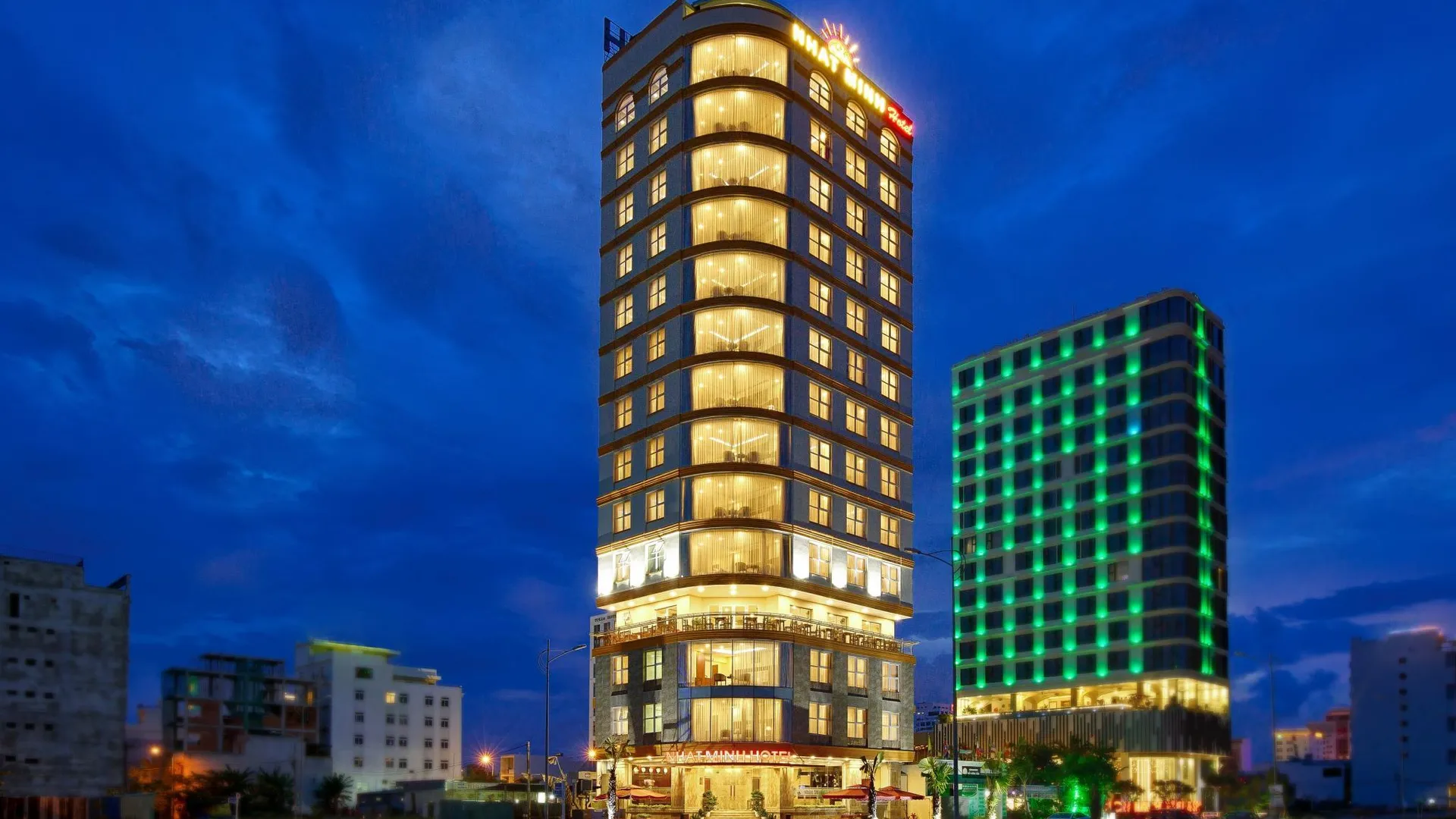 다낭 낫 민 호텔 앤 아파트먼트 4성급 호텔 외관