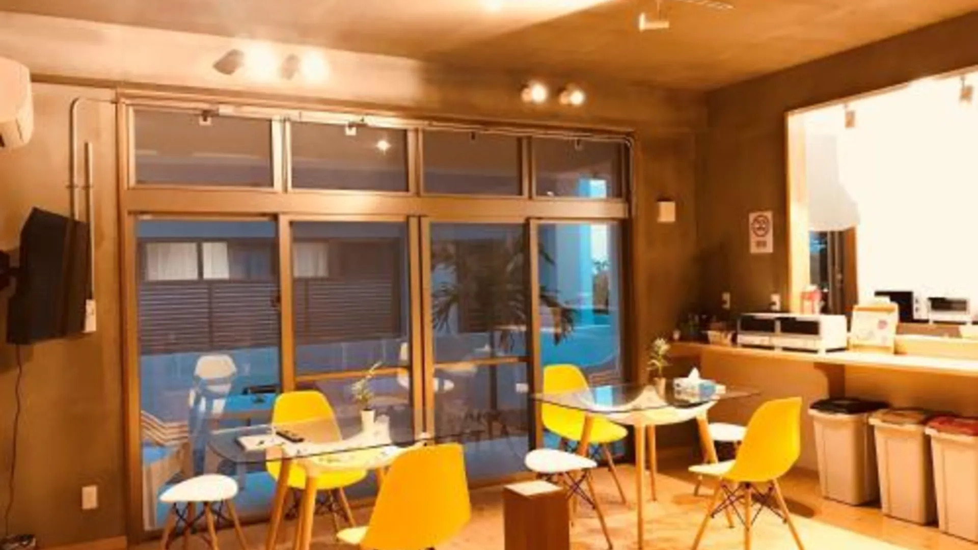 오키나와 본섬 호스텔 모스라 노 다마고 2성급 호텔 객실