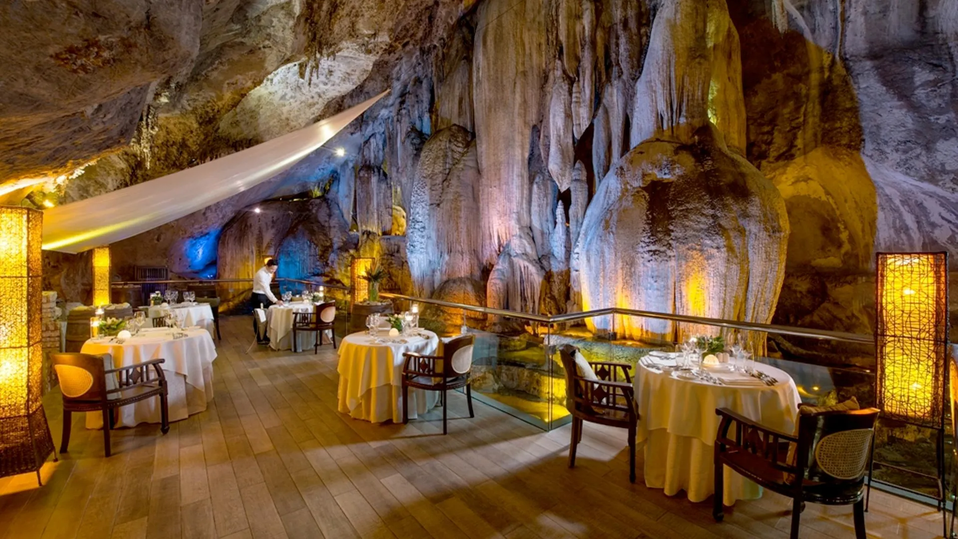 이포 더 반자란 핫스프링스 리트리트 5성급 호텔 레스토랑