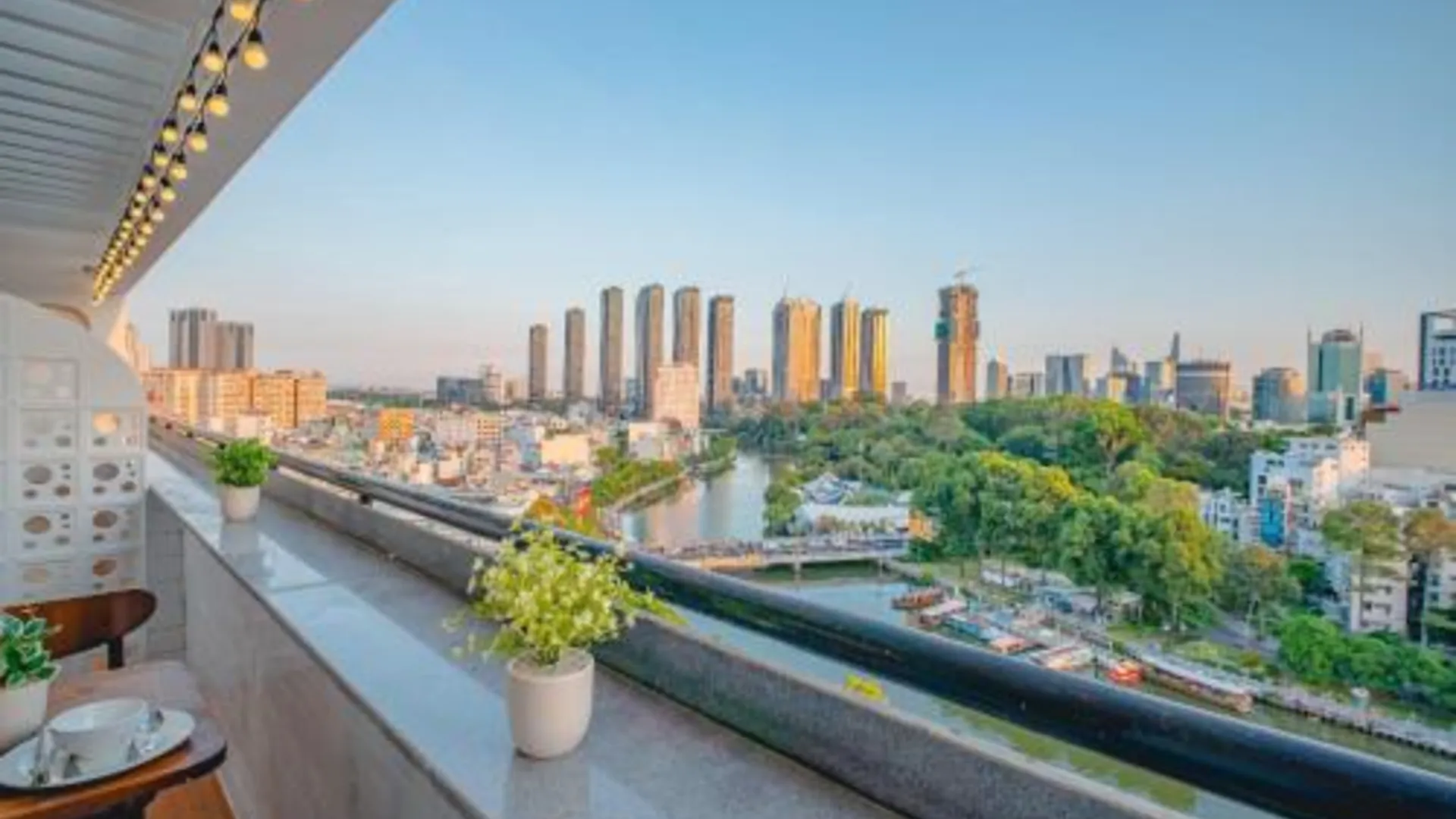 호치민 라 카사 디 디첸브레 HCMC 4성급 게스트하우스 외관