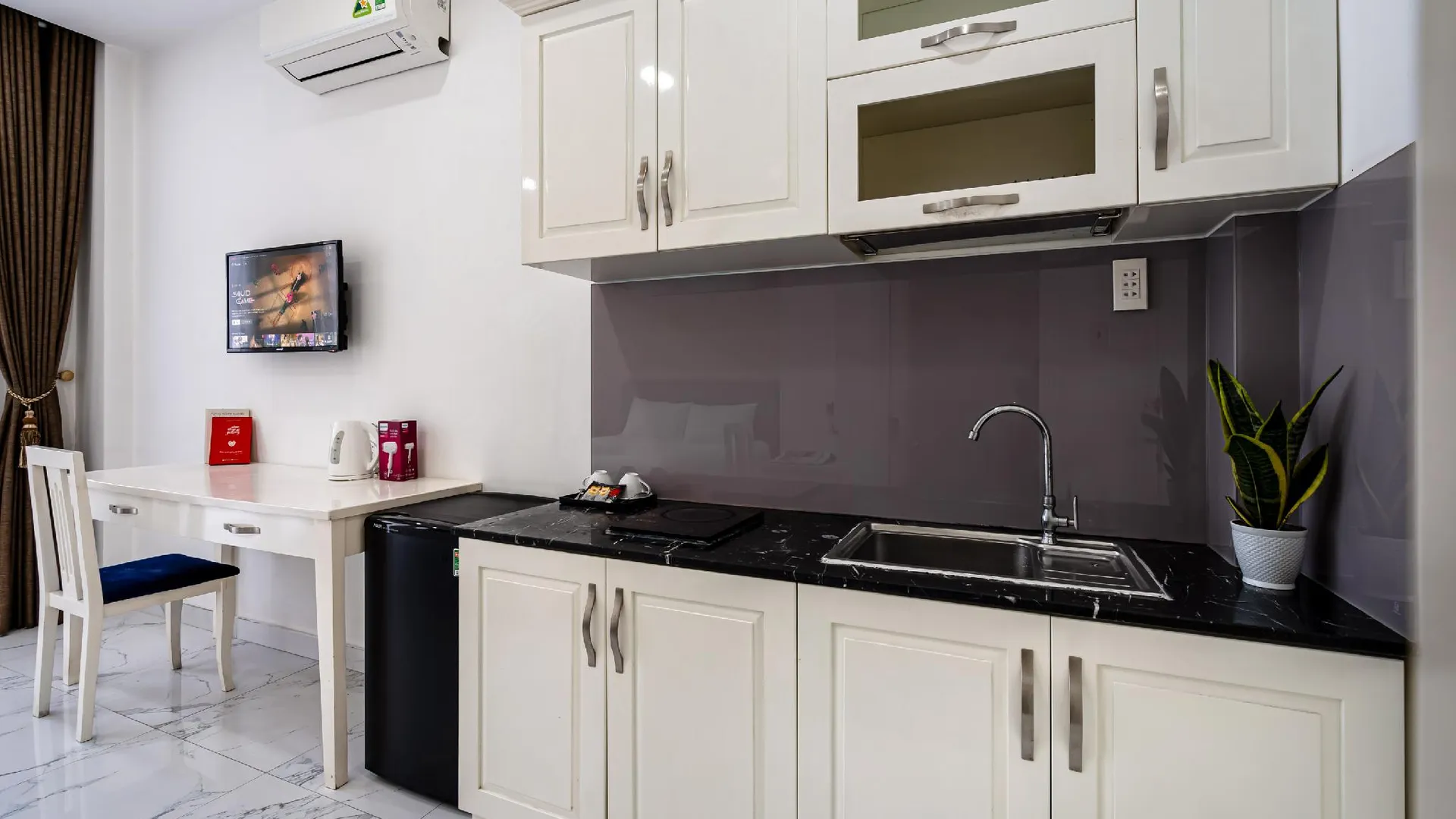 호치민 로터스 호텔 18 응우옌 피 칸. 3성급 호텔 수영장