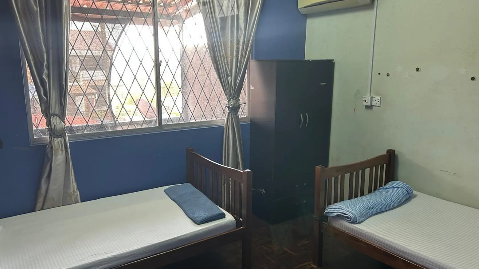 코타키나발루 푸타탄의 프라이빗 하우스 (m², 침실 4개, 프라이빗 욕실 3개) 2성급 싱글룸 전망