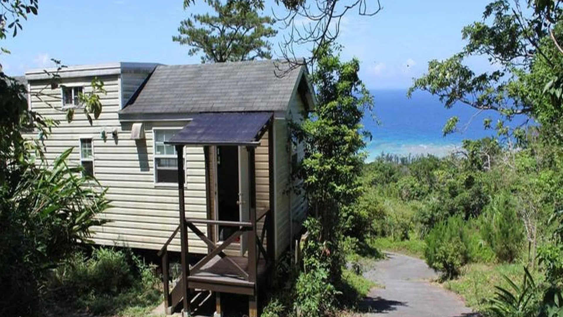 오키나와 본섬 파노라마 오션 뷰 코티지 4성급 게스트하우스 객실