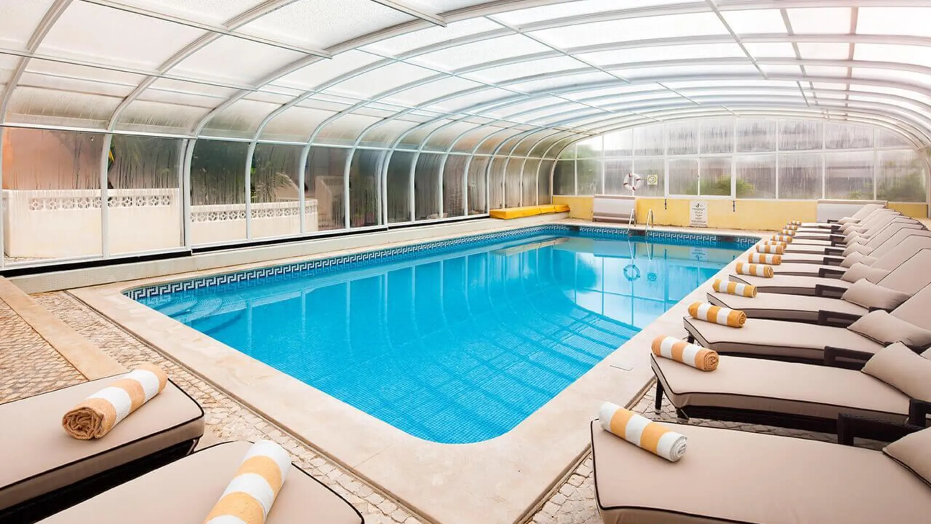 라고스 코스타 디 오이로 앰비앙스 빌리지 4성급 호텔 스위트룸