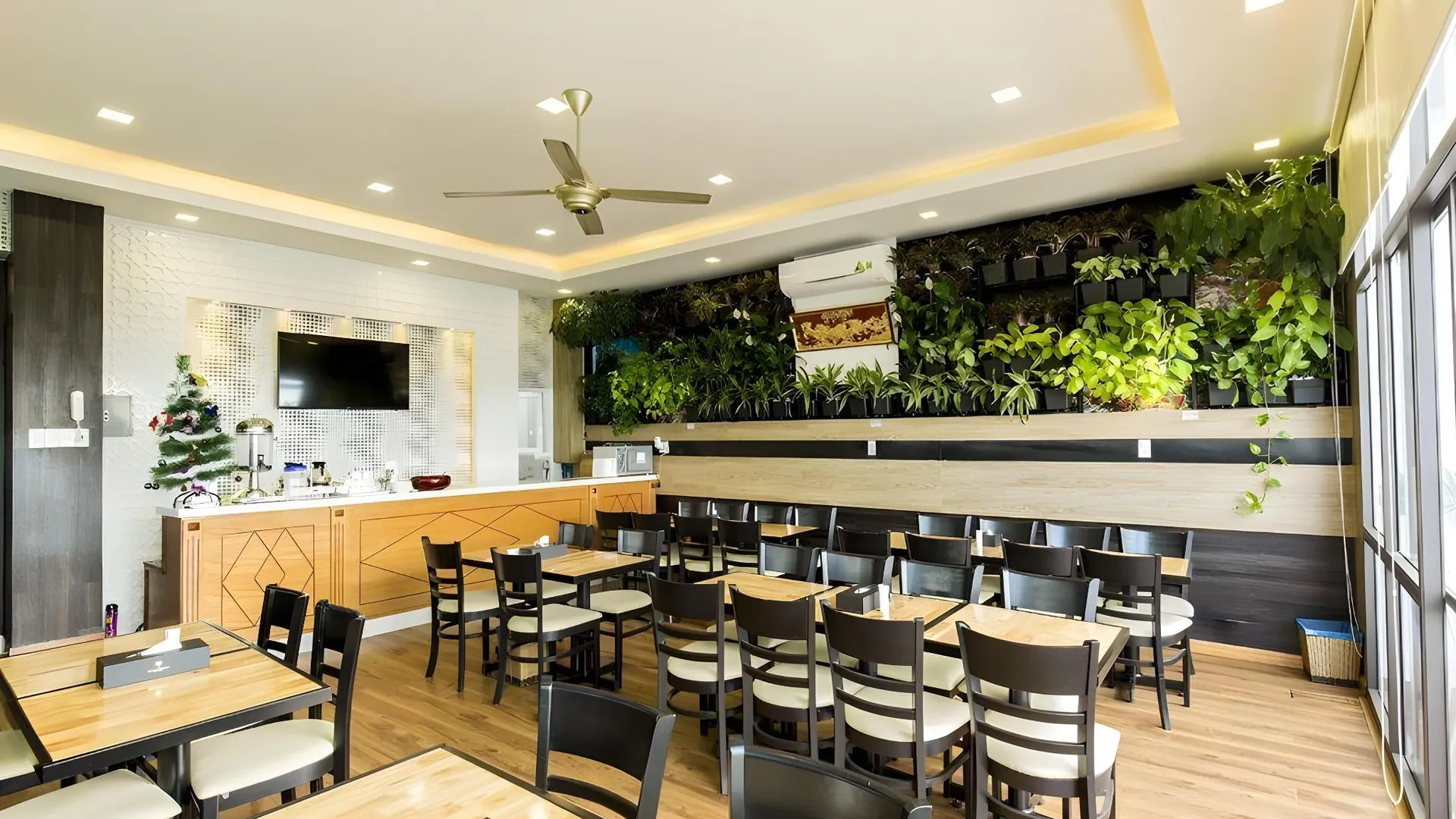 호치민 비비안 에어포트 호텔 사이공 4성급 호텔 수영장