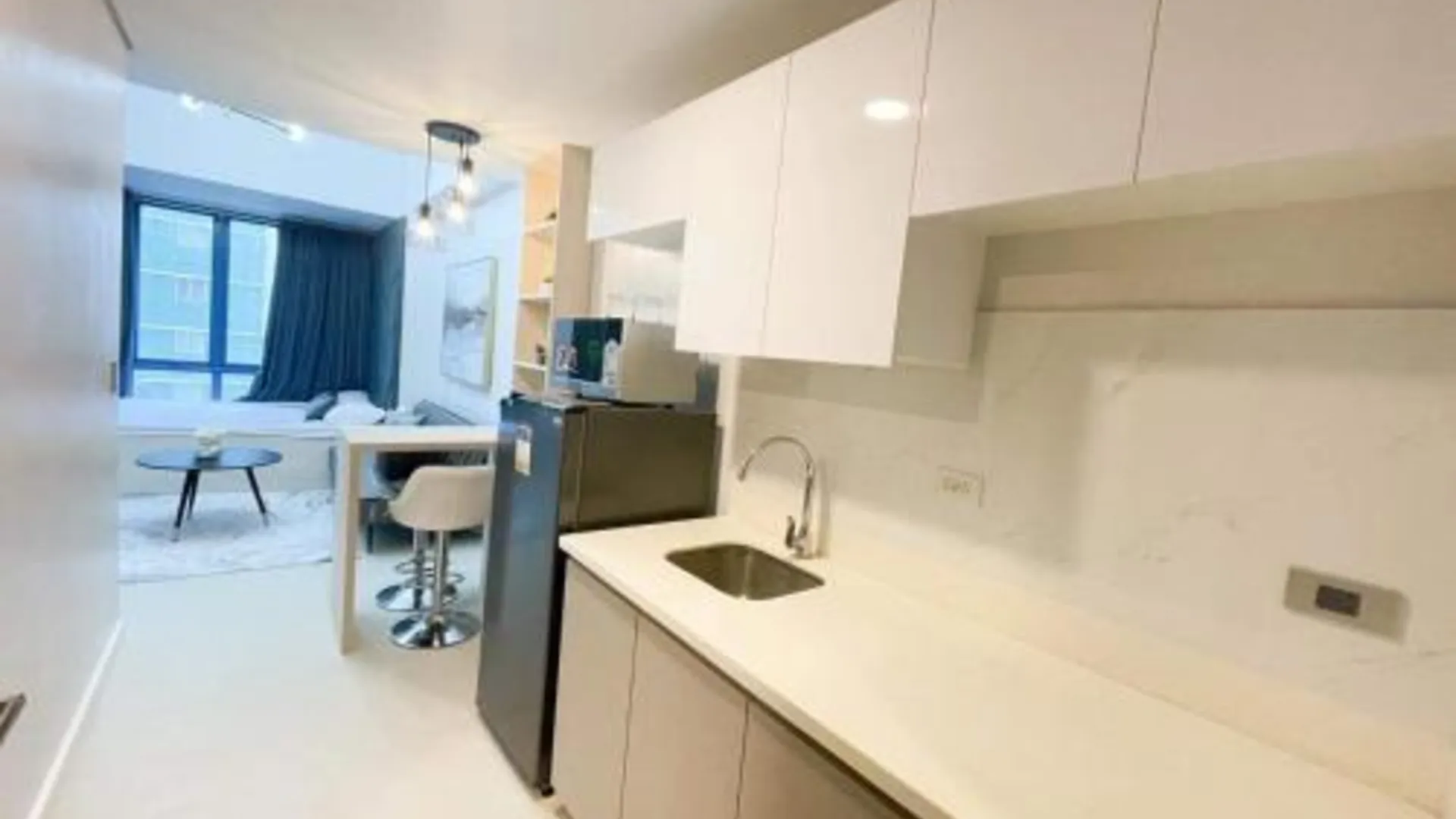 세부 38 Park Avenue right in the heart of IT Park Cebu, 55 inches TV, wifi, LOWER FLOOR on 5th floor 4성급 싱글룸 전망