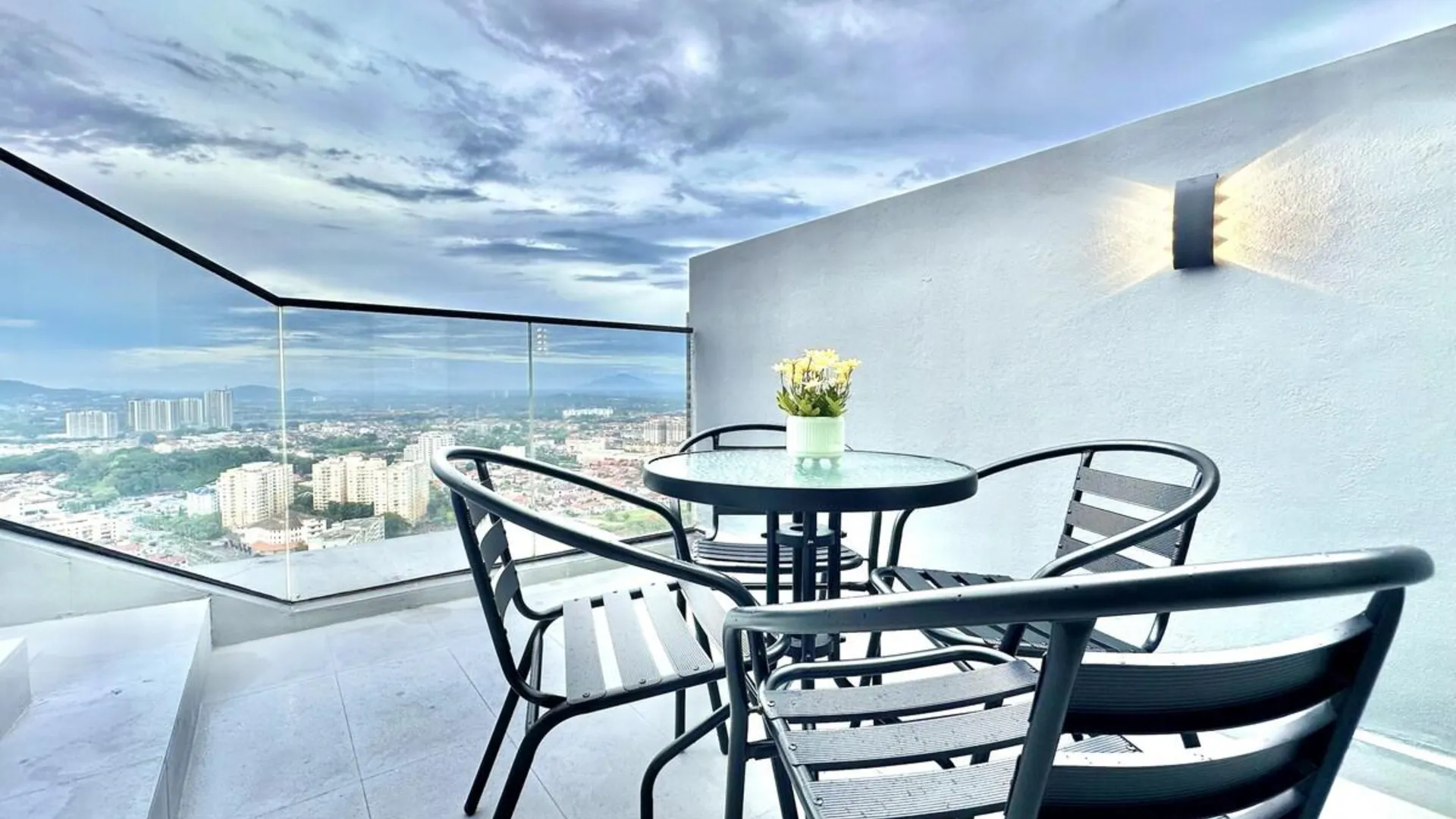 말라카 멜라카 라야의 프라이빗 하우스 (85m², 침실 2개, 프라이빗 욕실 1개) 3성급 싱글룸 레스토랑