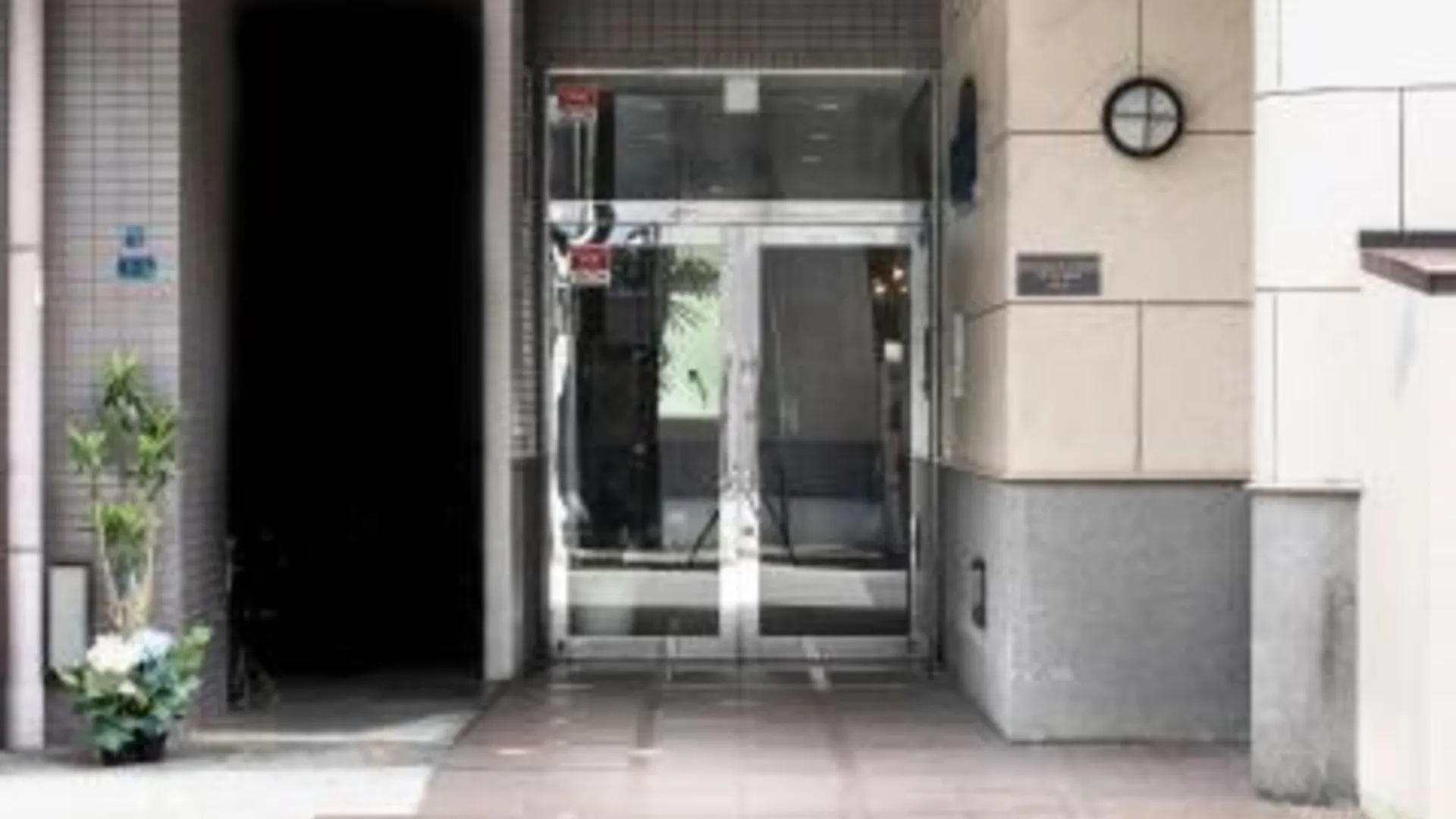 오사카 Grande Famille Shimanouchi Dotonbori Condo 3성급 게스트하우스 수영장