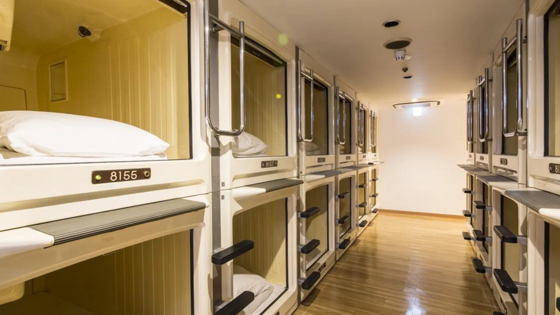 도쿄 / 동경 신주쿠 쿠야쿠쇼마에 캡슐 호텔 1성급 호텔 객실