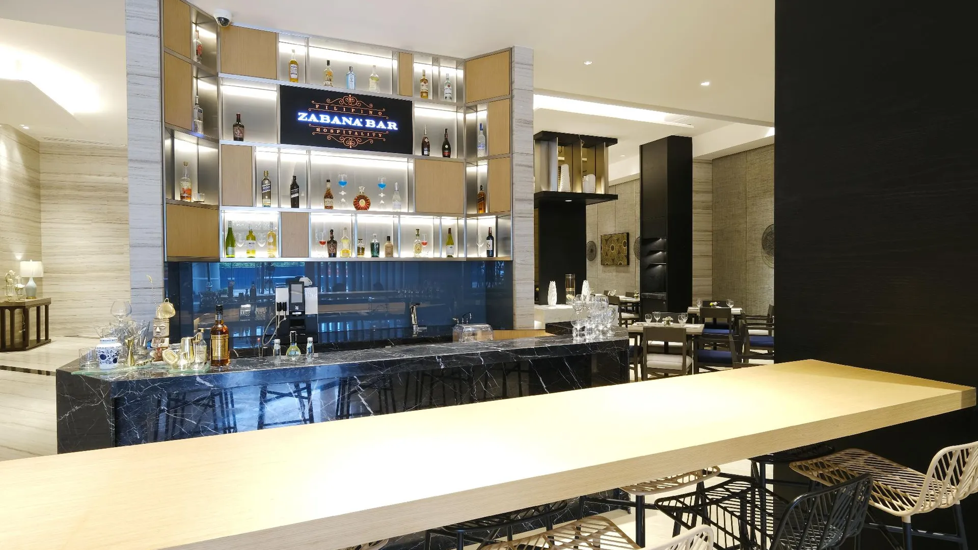 세부 사보이 호텔 막탄 세부 뉴타운 비치 근처 4성급 호텔 스위트룸