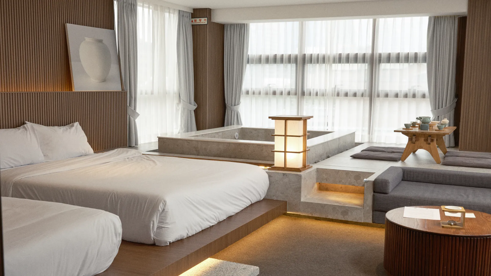 서울 UH 스위트 더 명동 3성급 호텔 객실