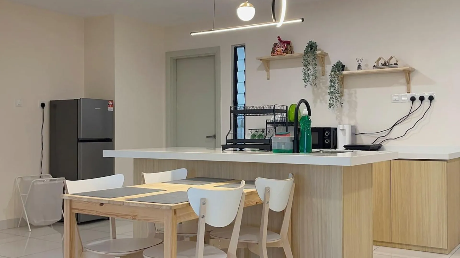 조호바루 / 조호르바루 수투랑바루의 프라이빗 하우스 (m², 침실 4개, 프라이빗 욕실 3개) 4성급 게스트하우스 외관