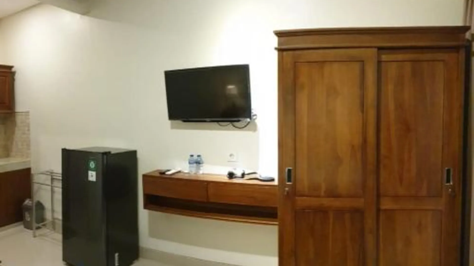 발리 Kartika Homestay 2성급 싱글룸 레스토랑