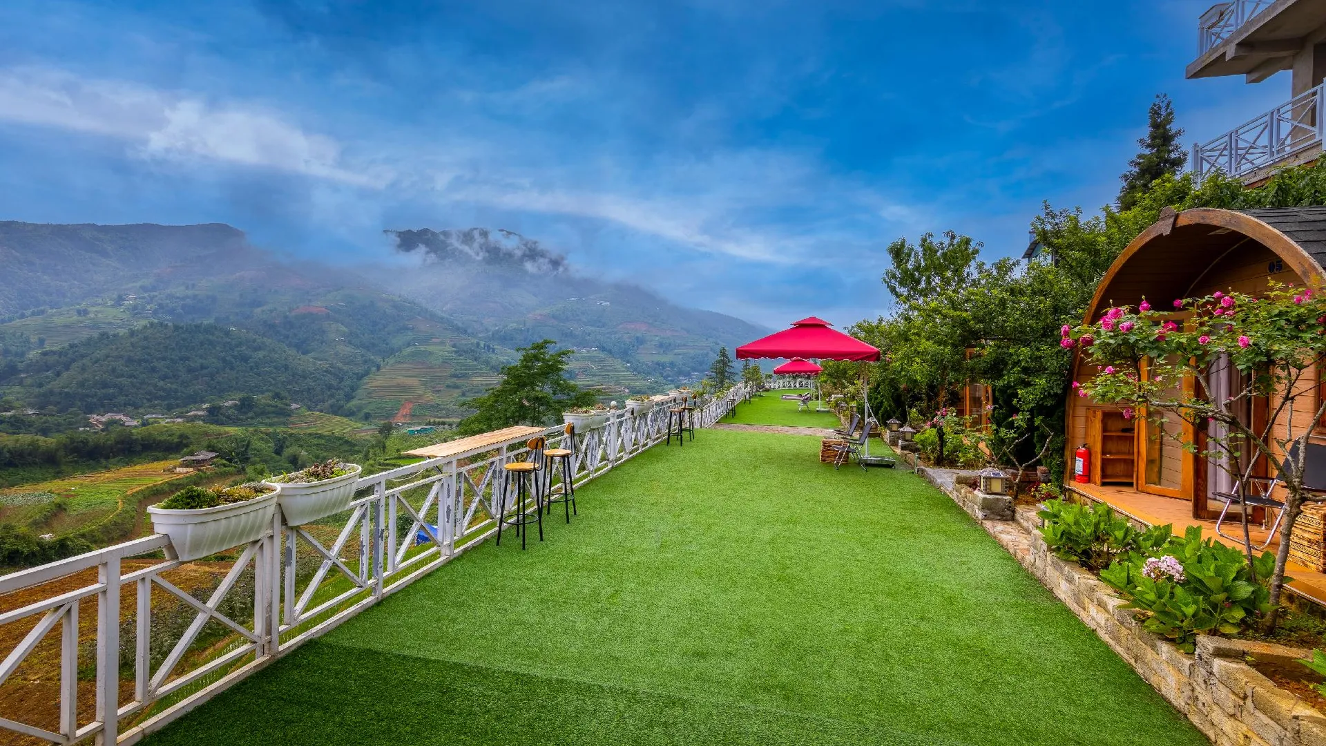 사파 JK 사파 홈스테이 앤 스위밍풀 4성급 게스트하우스 전망