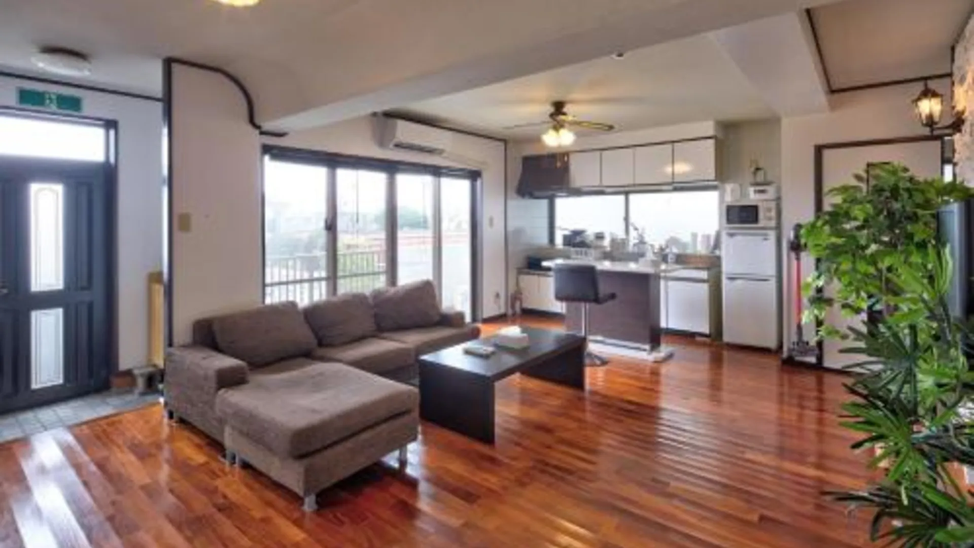 오키나와 본섬 Wind Henza 3성급 게스트하우스 객실