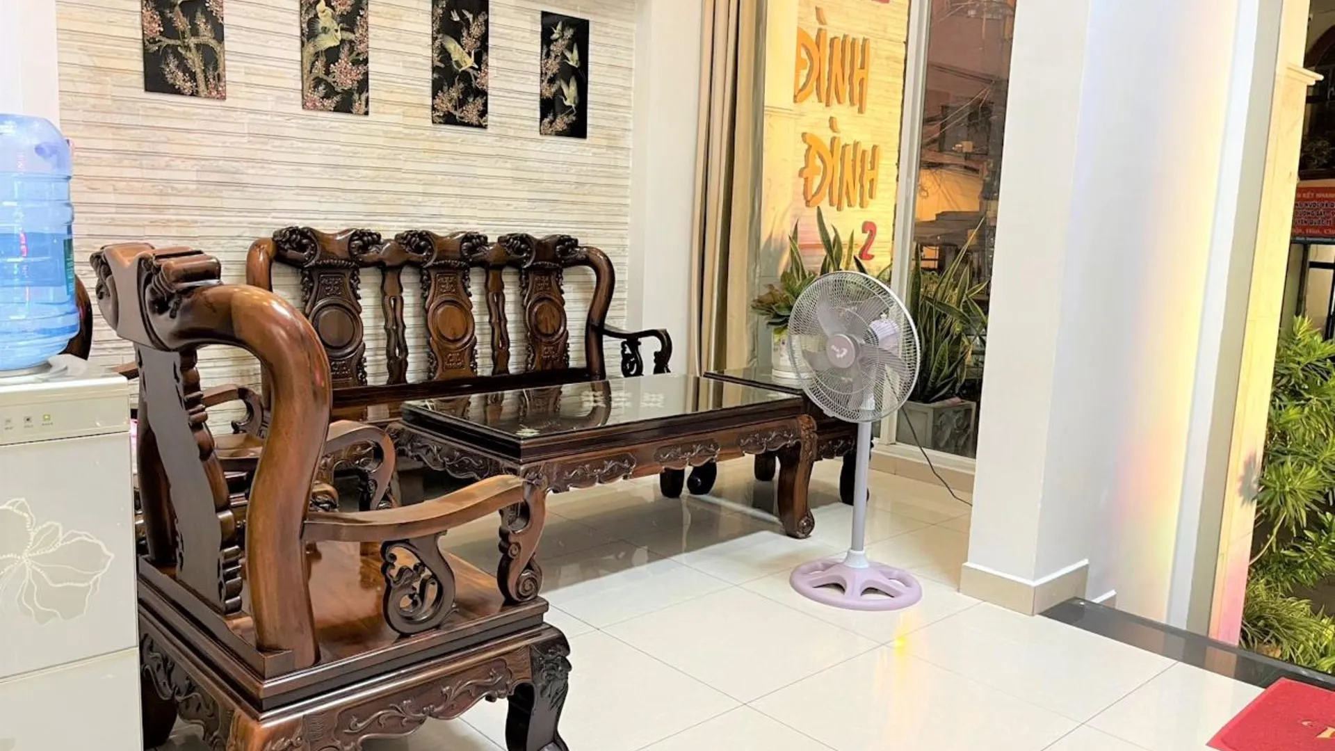 호치민 딘딘 2 에어포트 호텔 2성급 호텔 외관