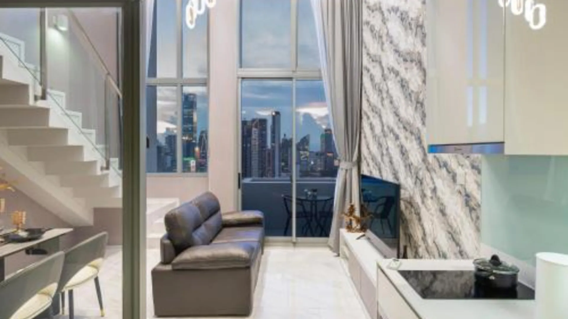 방콕 The Pinnacle Sukhumvit 11 by LeFoyer 4성급 게스트하우스 외관