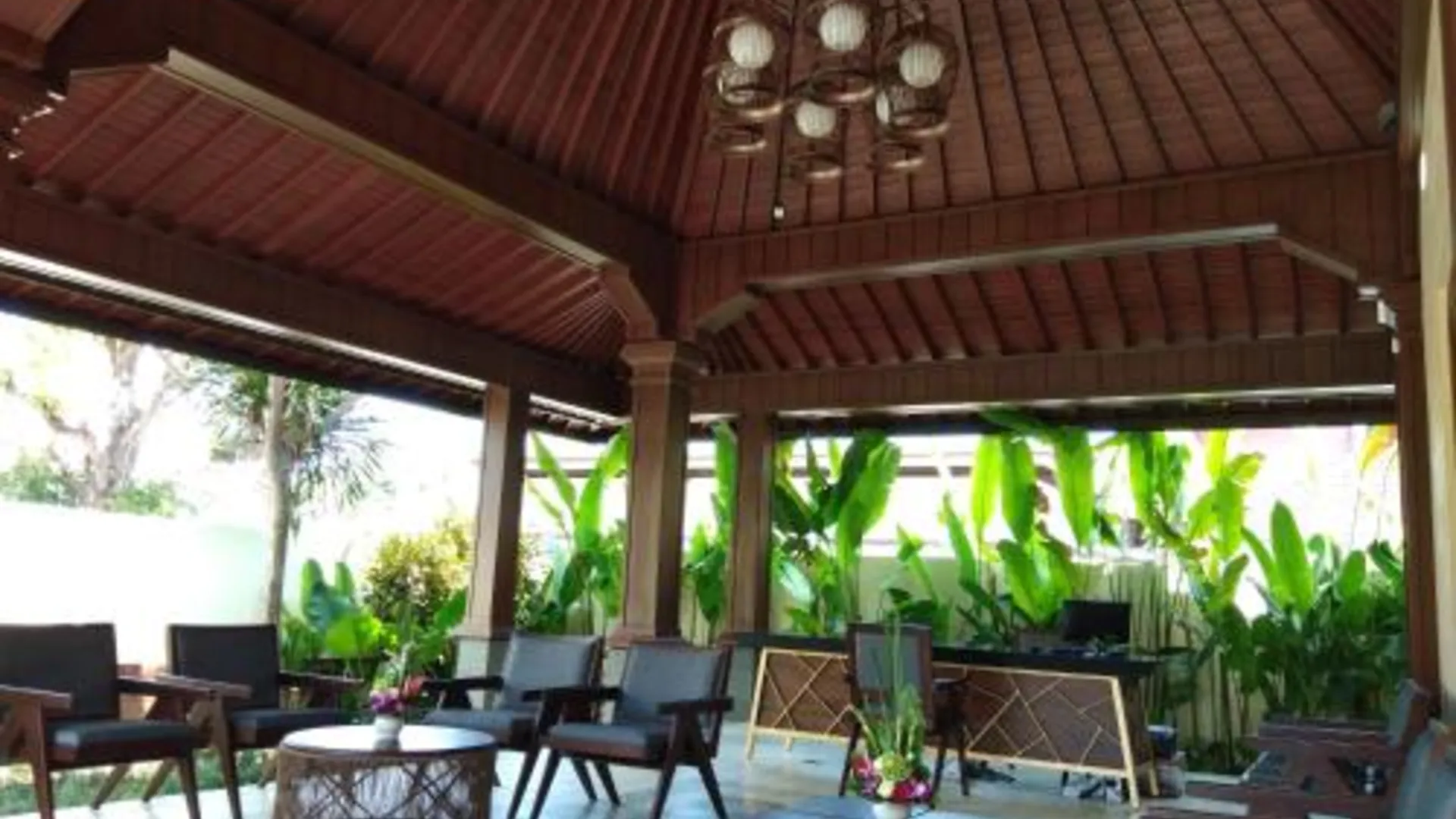 발리 아레나 리빙 2성급 호텔 수영장