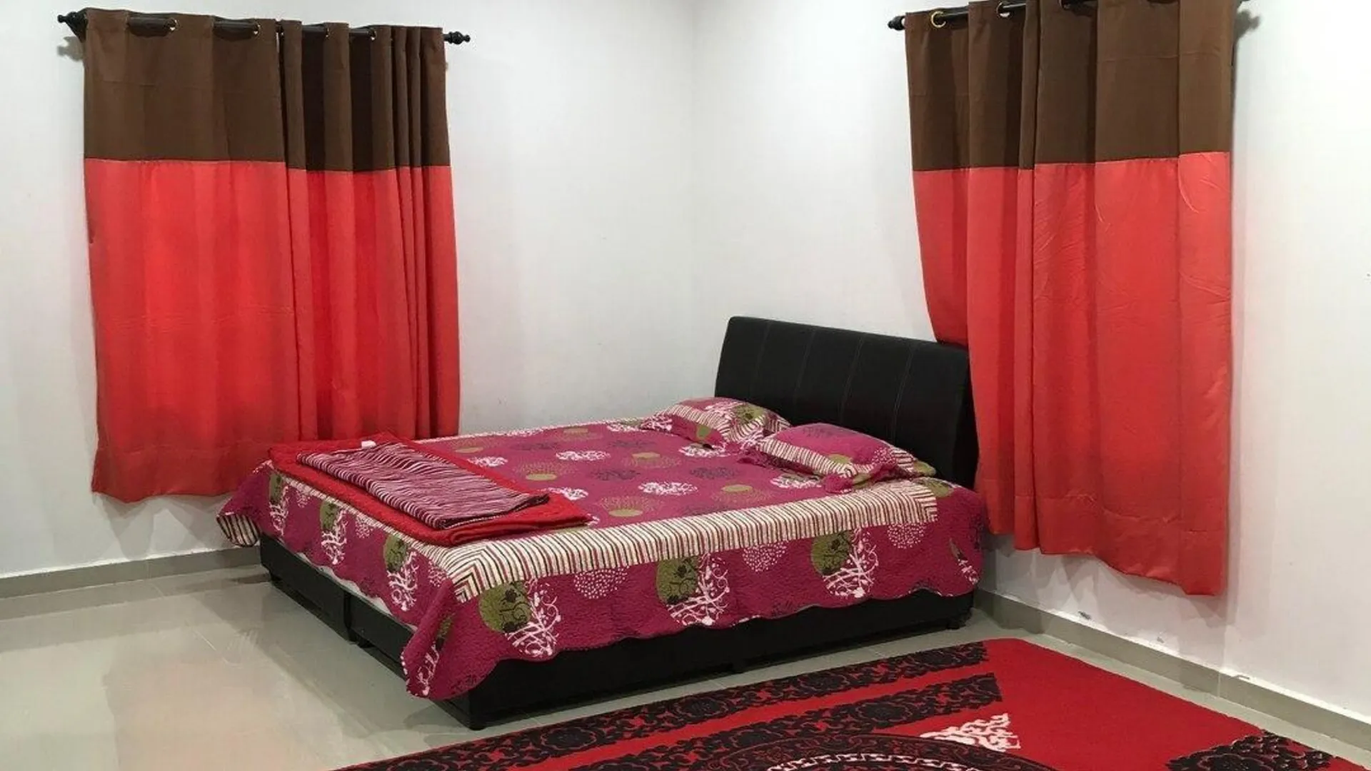 틀룩인탄 테룩 인탄의 방갈로 (3000m², 침실 4개, 프라이빗 욕실 4개) 2성급 싱글룸 전망