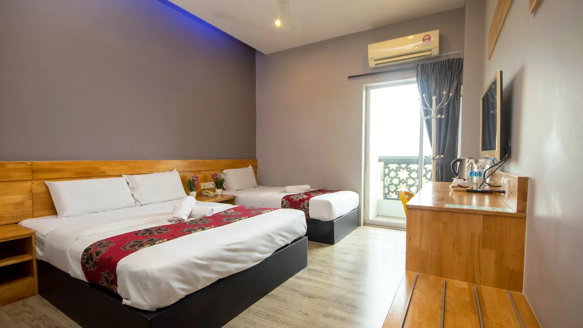 이포 JQ SURIA 18 HOTEL 3성급 호텔 스위트룸