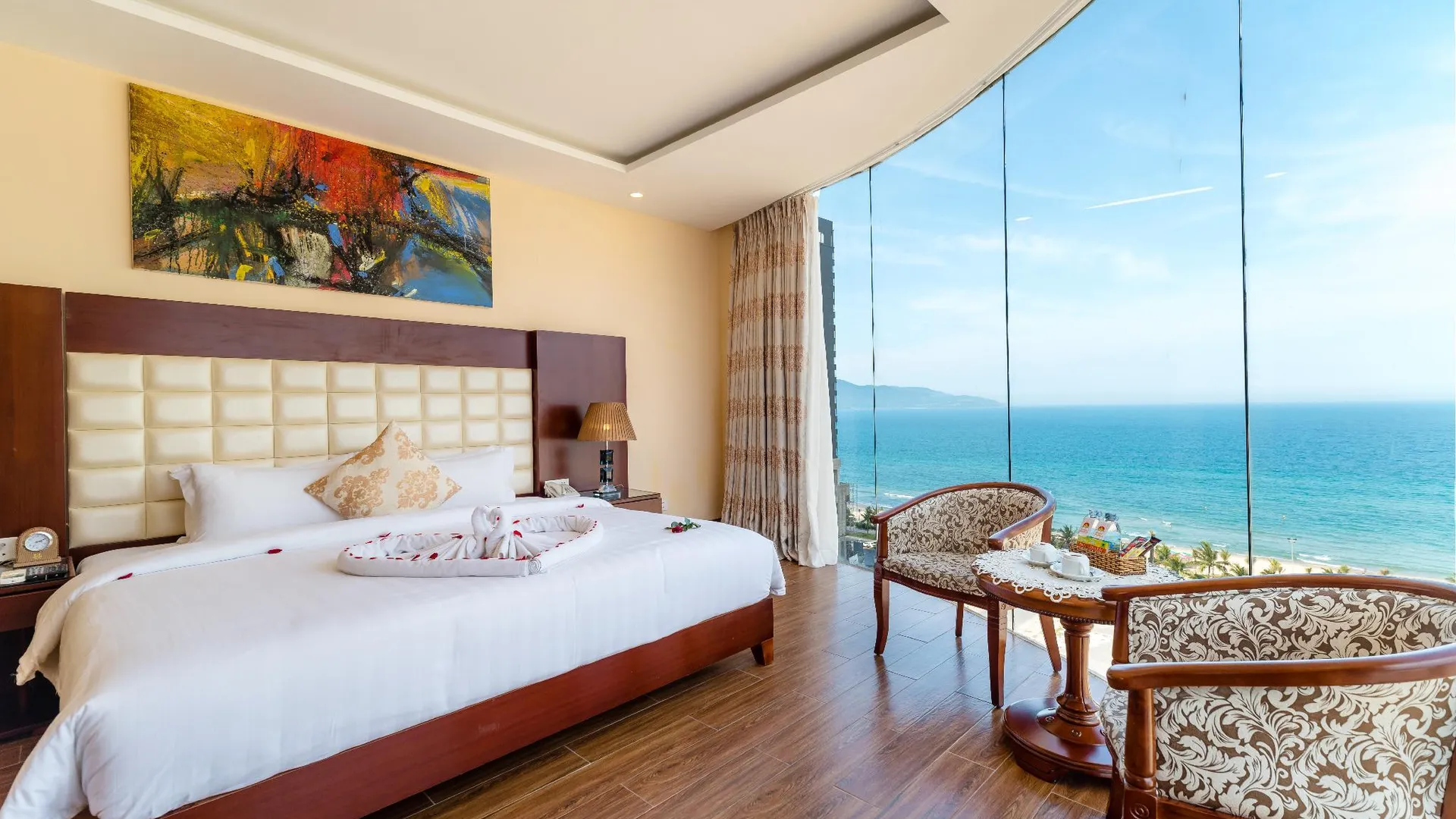 다낭 낫 민 호텔 앤 아파트먼트 4성급 호텔 스위트룸