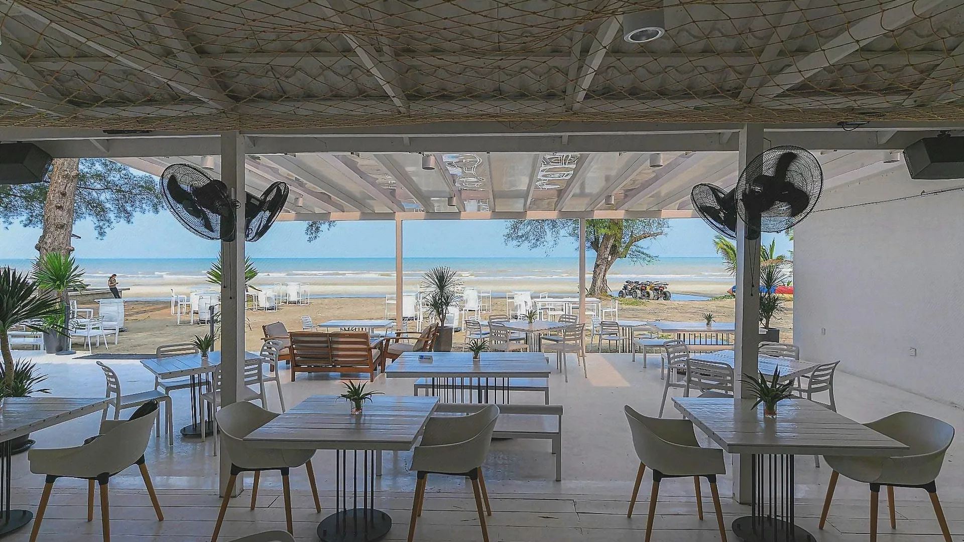 쿠안탄 아데나 비치 리조트 3성급 호텔 수영장