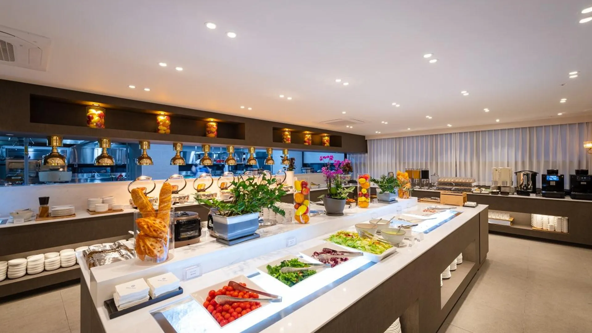 서울 솔라고 명동 호텔 앤 레지던스 4성급 호텔 수영장