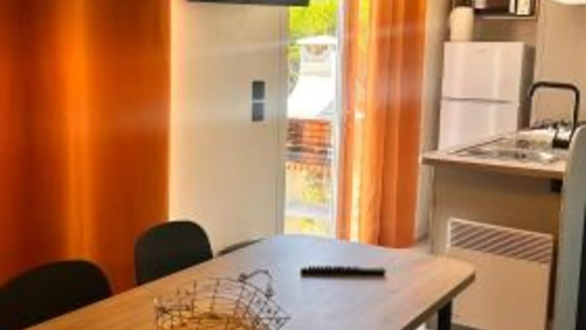 잠부예이라 도 마르 Camping Villa Park Zambujeira do Mar 4성급 게스트하우스 수영장