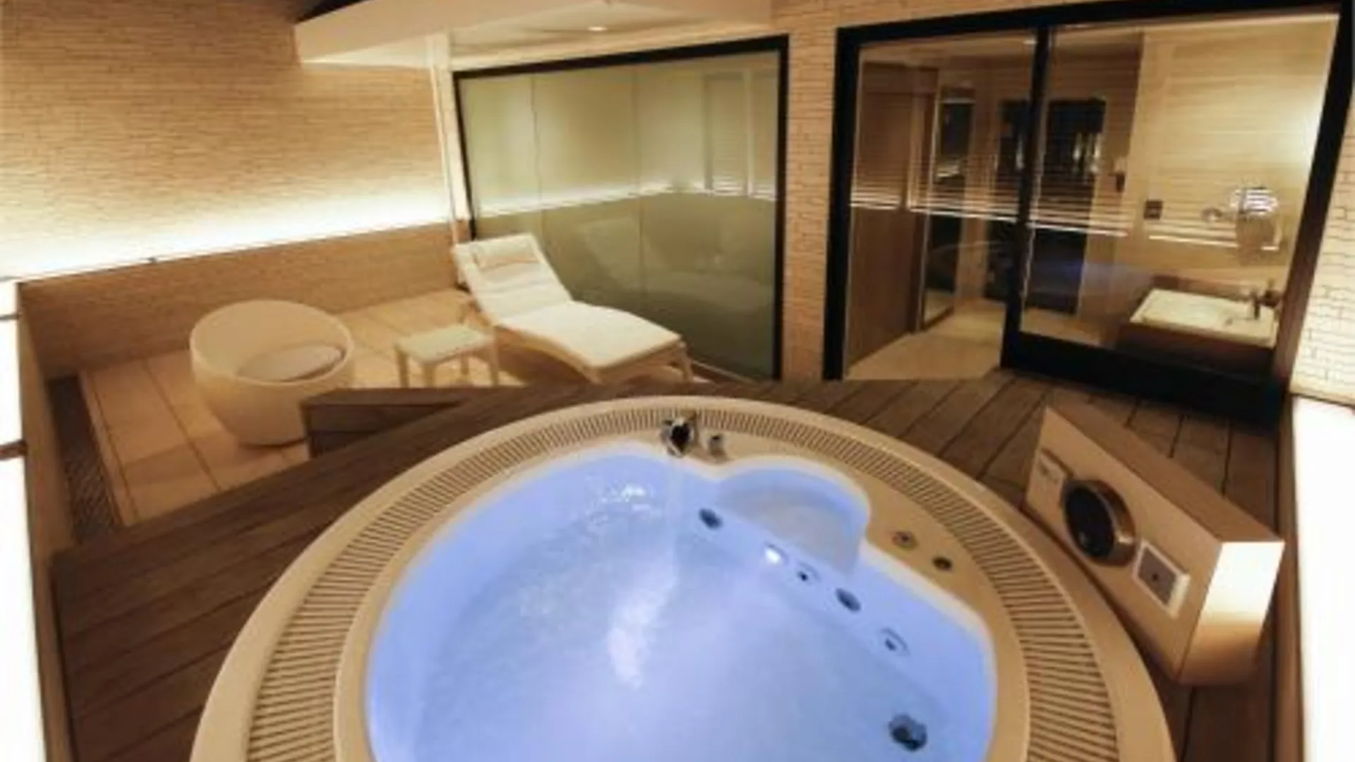 오사카 호텔 코드 신사이바시 3성급 호텔 로비