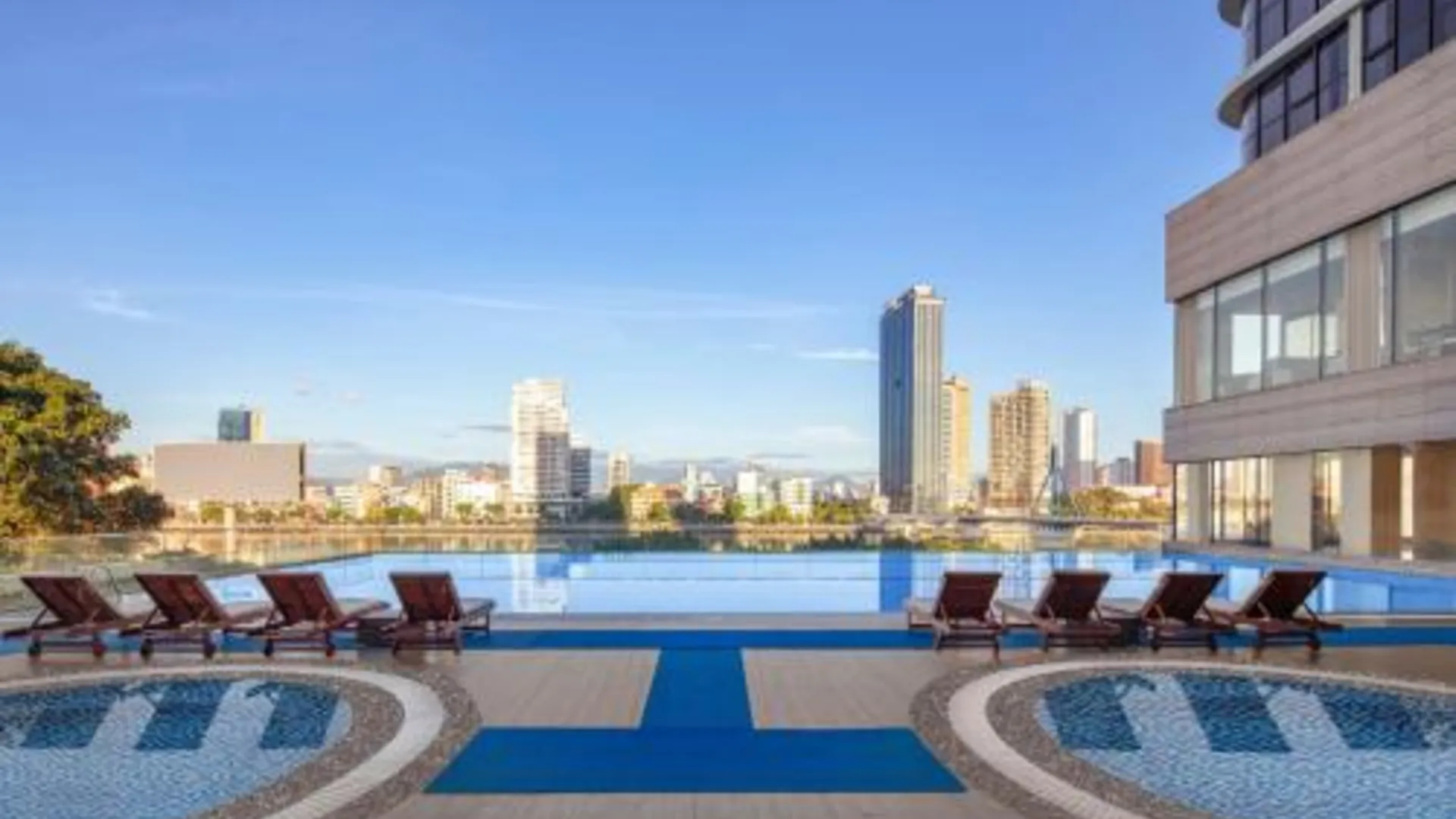 다낭 멜리아 빈펄 다낭 리버프런트 5성급 호텔 외관