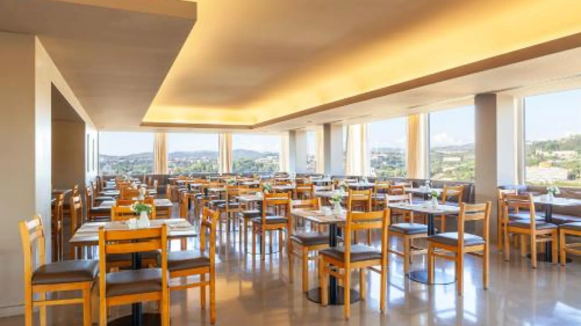 귀마레스 호텔 푼다도르 3성급 호텔 레스토랑