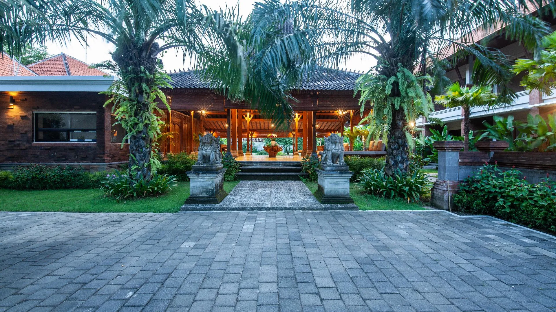 발리 그리야 샨티 스위트 4성급 호텔 레스토랑