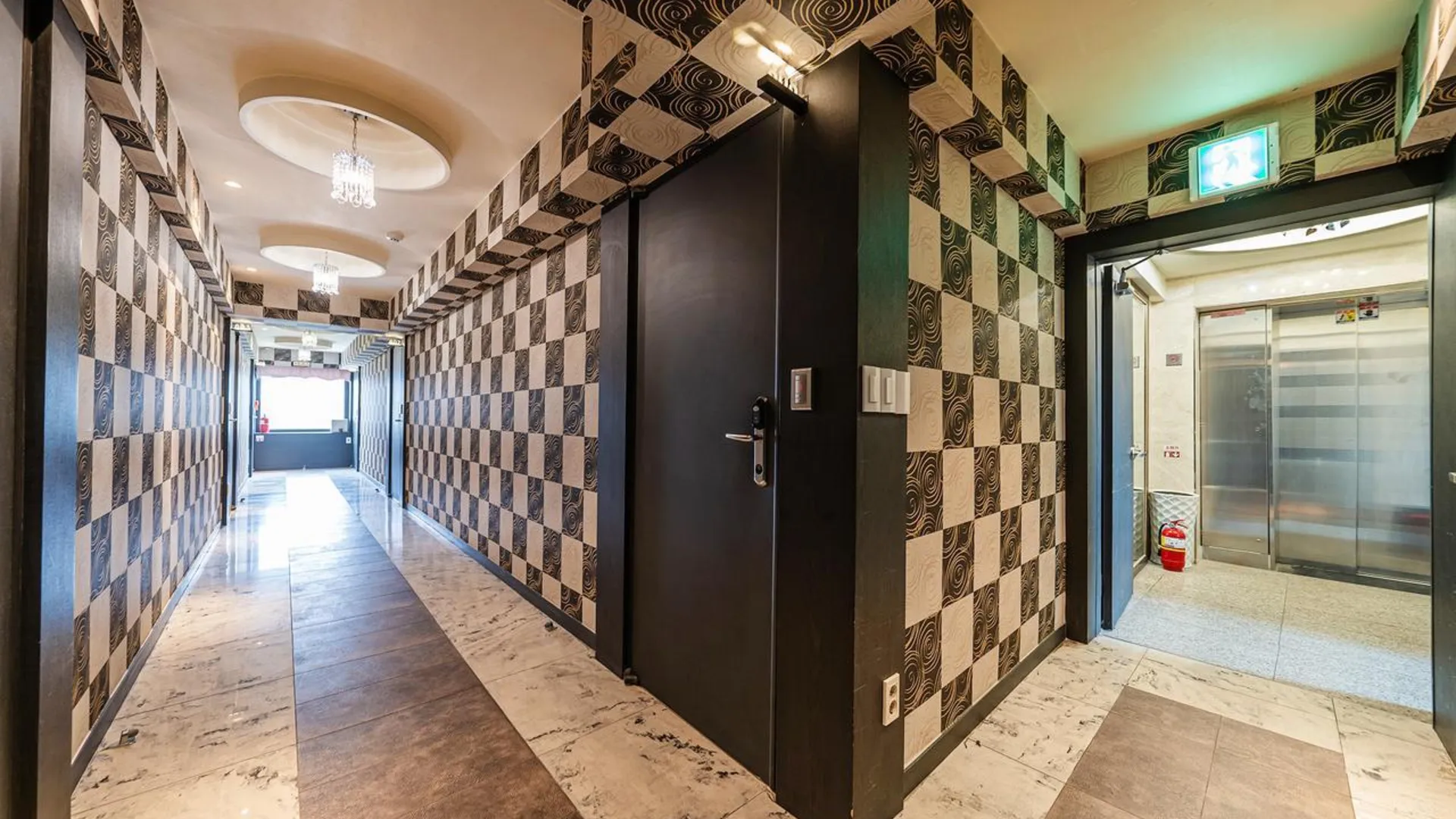 서울 신촌 부띠끄 힙호텔 2성급 호텔 수영장