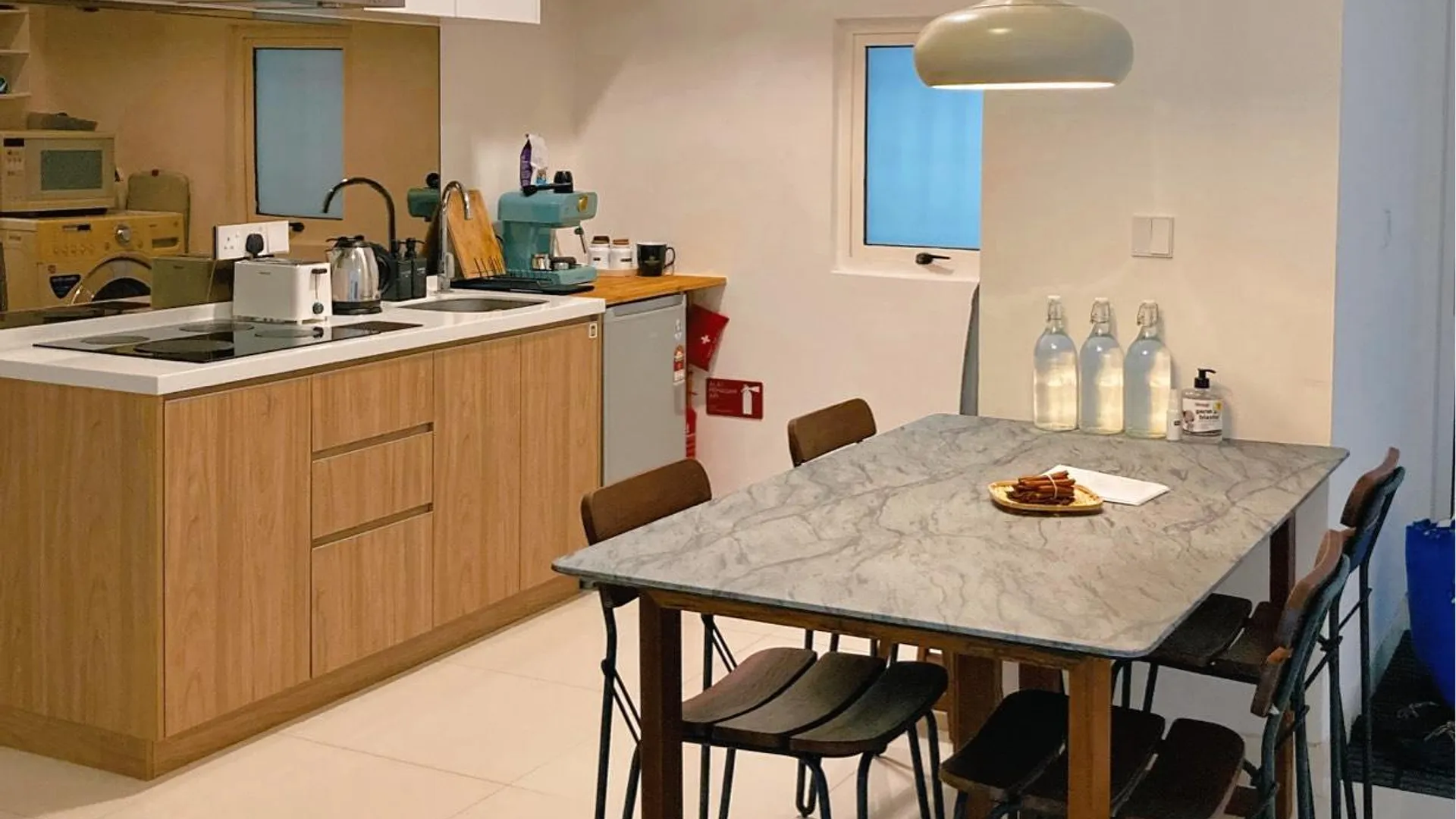 샤알람 부킷 젤루통의 아파트먼트 (800m², 침실 3개, 프라이빗 욕실 2개) 4성급 싱글룸 외관