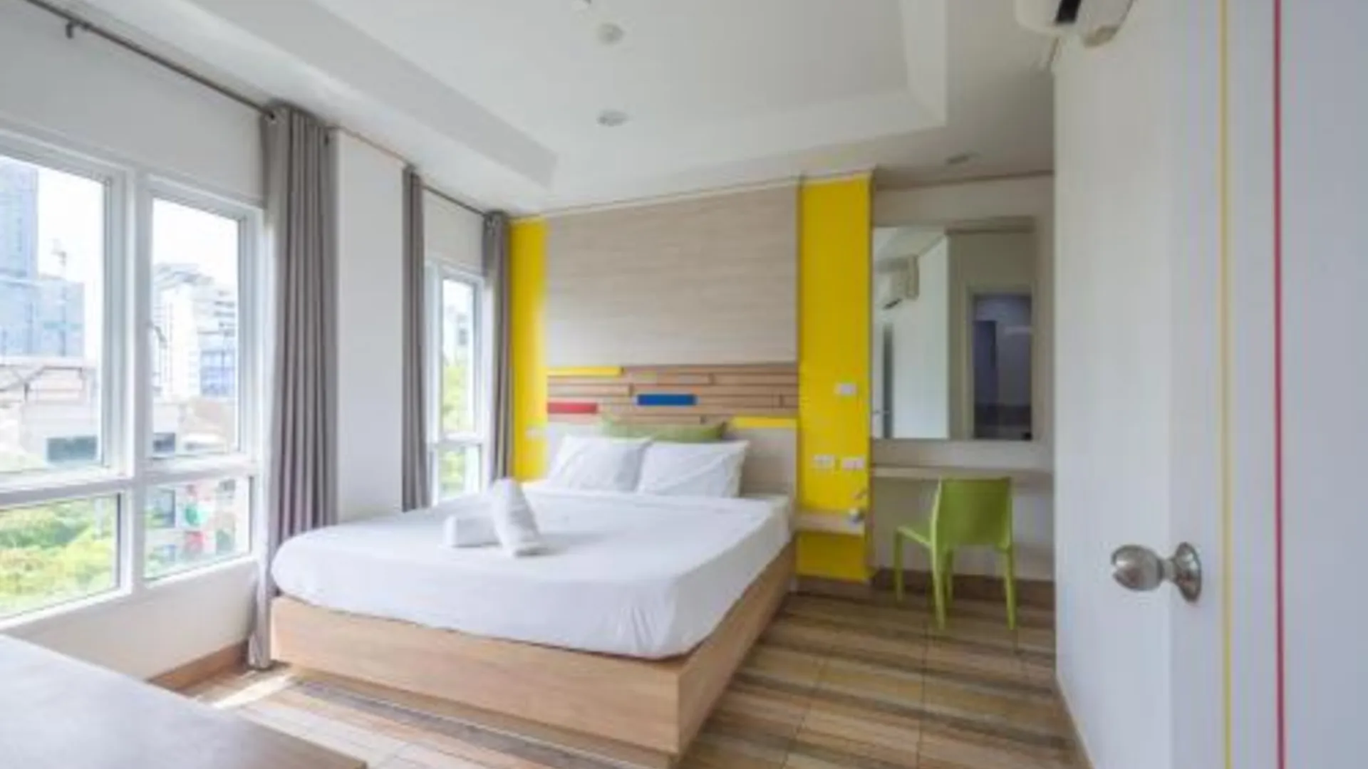 방콕 포 유 레지던스 2성급 호텔 스위트룸