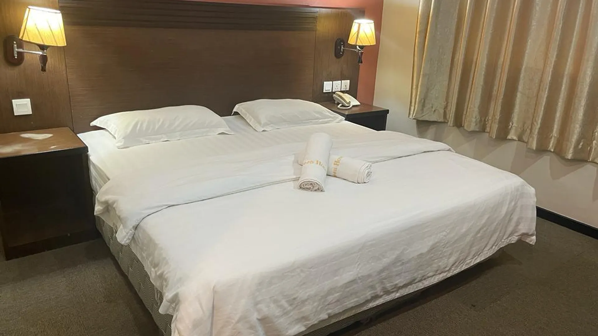 케닌가우 퀸 호텔 2성급 호텔 전망