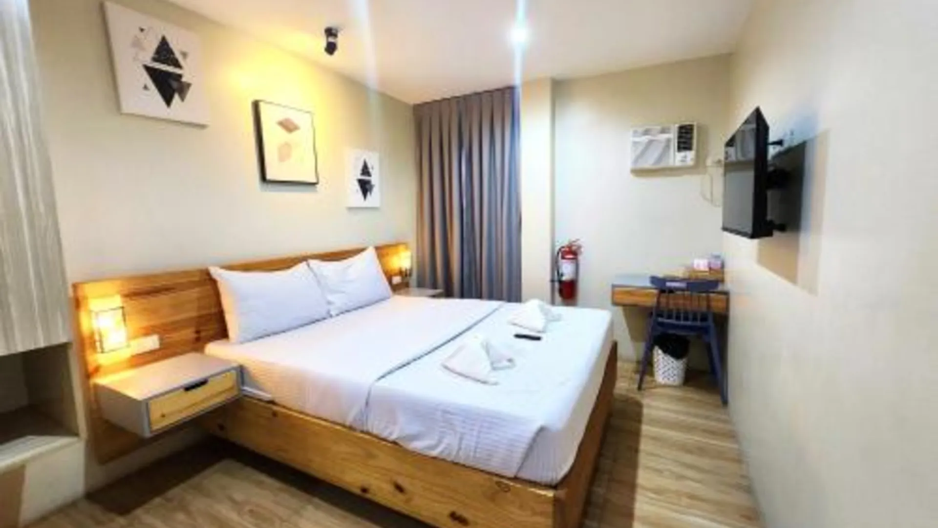 세부 DLT 스위트 세부 파워드 바이 코코텔 3성급 호텔 스위트룸