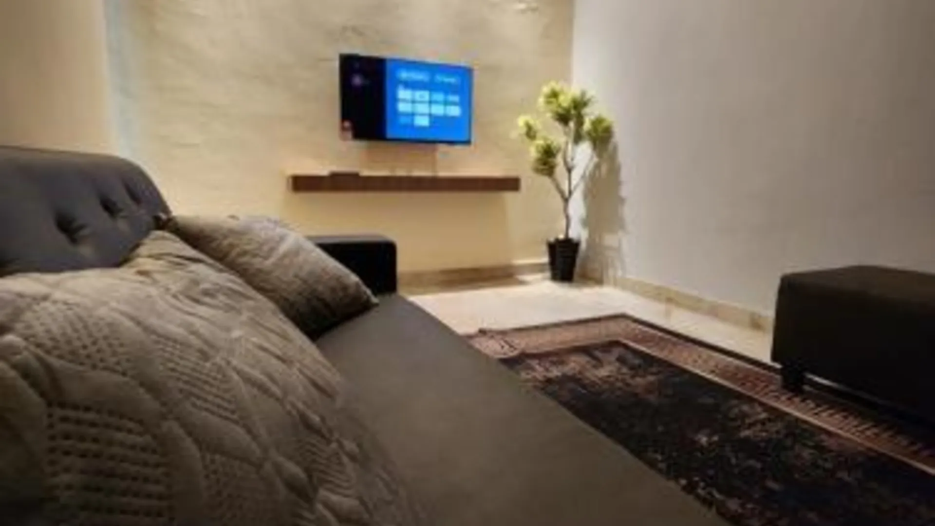 이포 캄풍 자와의 프라이빗 하우스 (100m², 침실 3개, 프라이빗 욕실 2개) 4성급 싱글룸 스위트룸