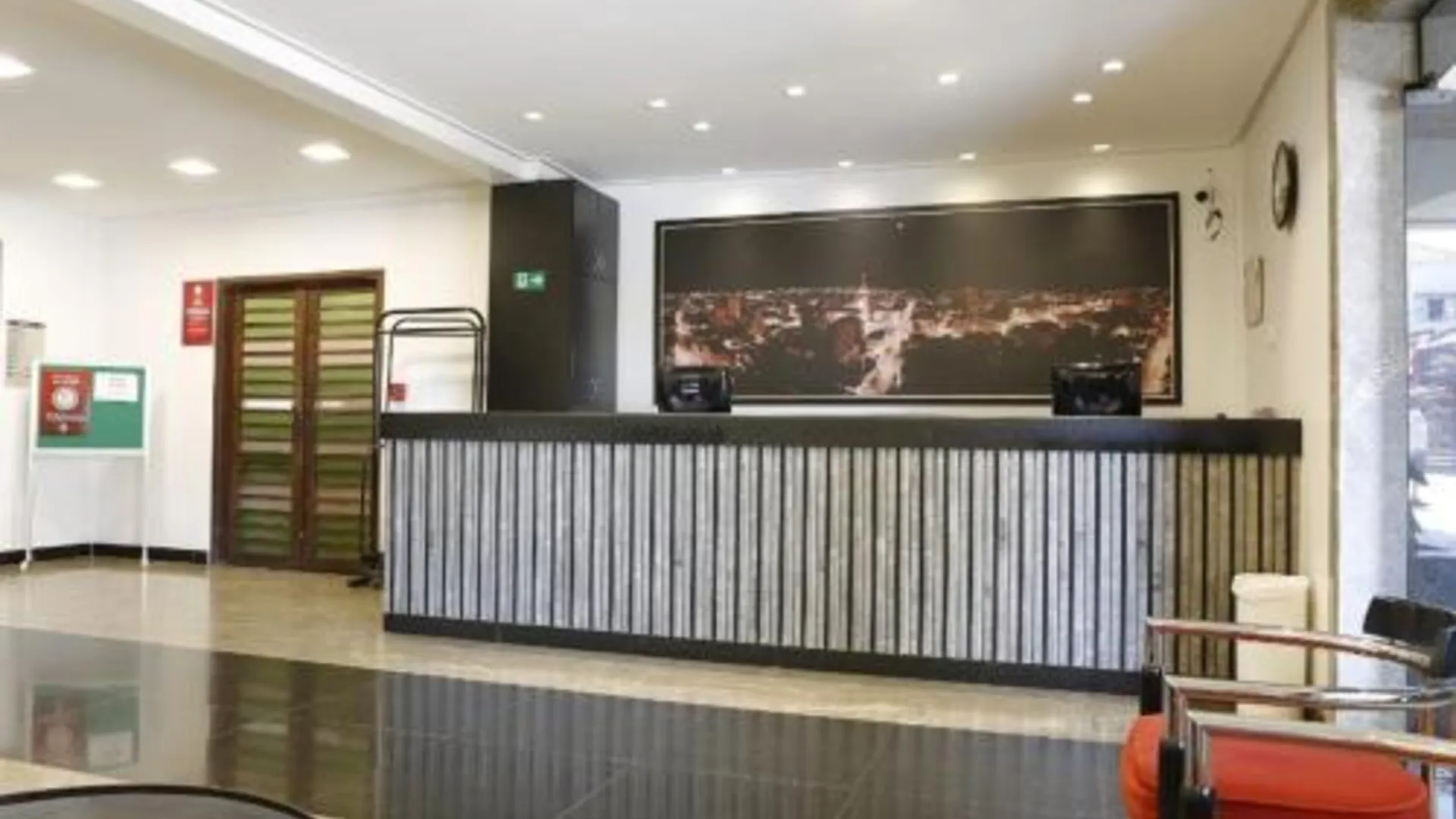 파토스 데 미나스 Hz Hotel 4성급 호텔 외관