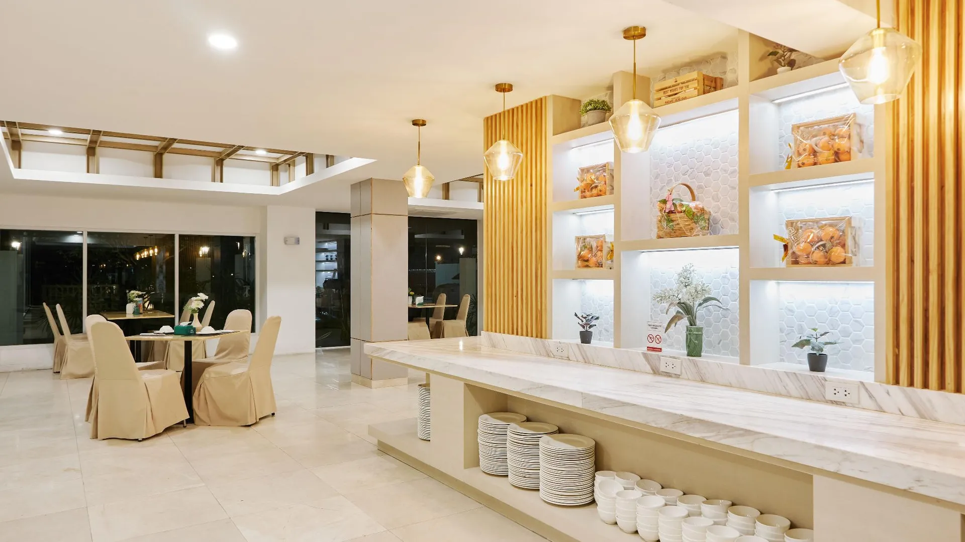 방콕 선데이 플래티넘 스위트 5성급 호텔 외관