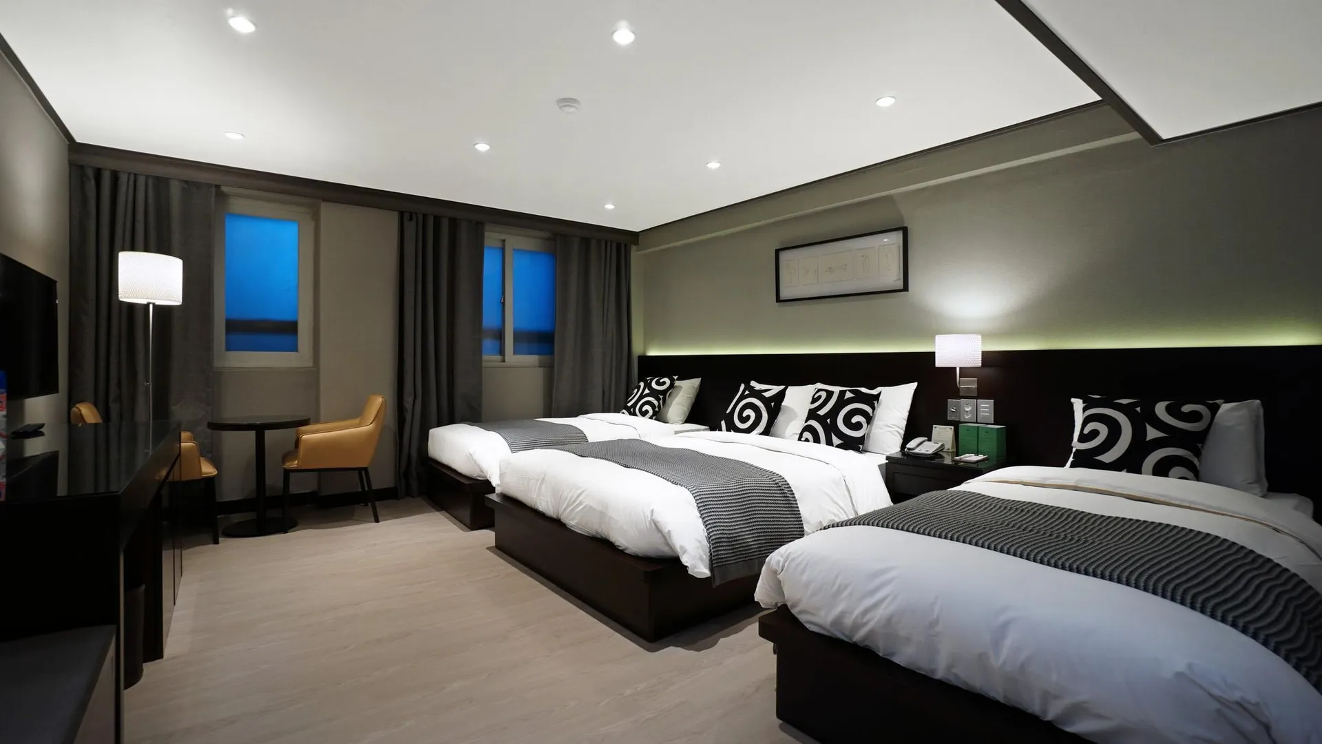 서울 인사동 크라운 호텔 3성급 호텔 스위트룸