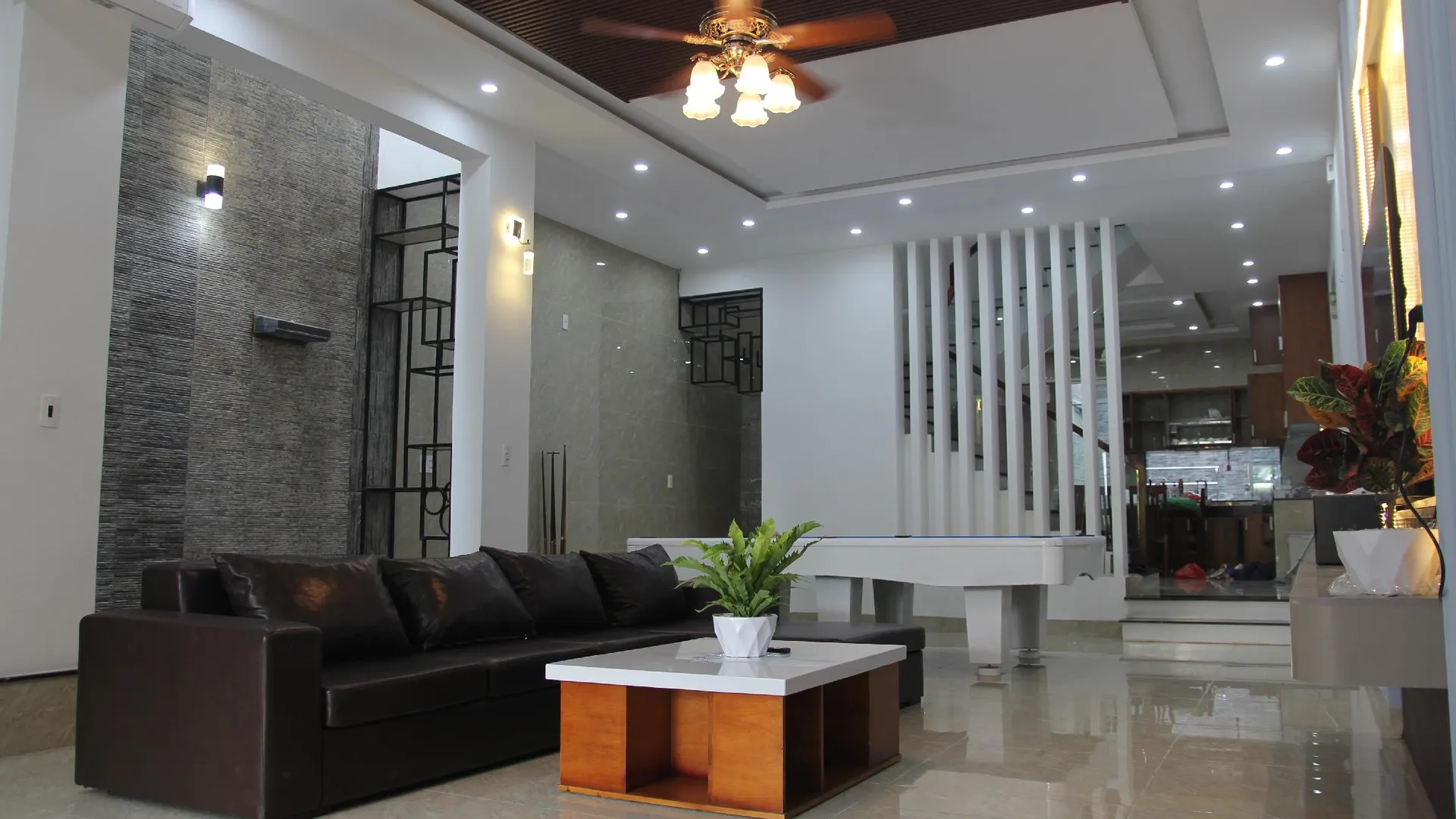 다낭 프억 미의 빌라 (500m², 침실 6개, 프라이빗 욕실 7개) 3성급 싱글룸 레스토랑