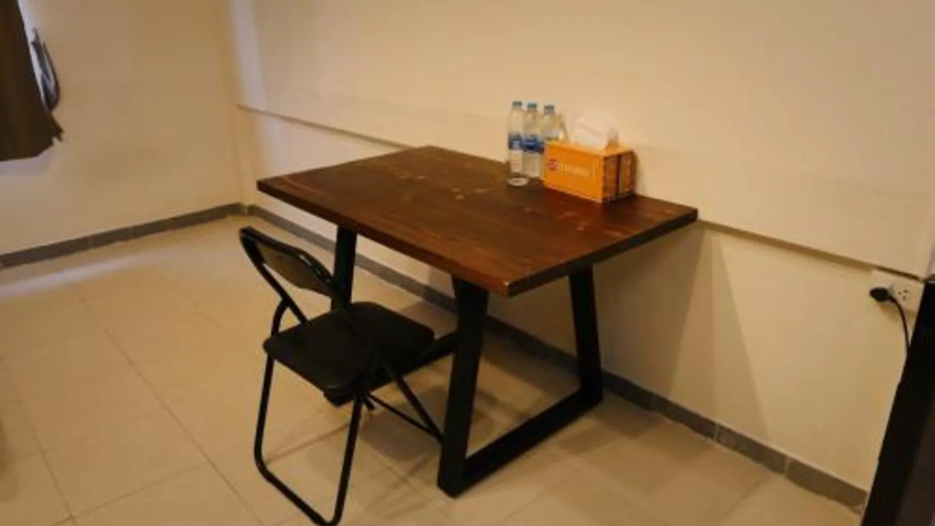 방콕 Holy Hostel Sathorn 2성급 게스트하우스 레스토랑