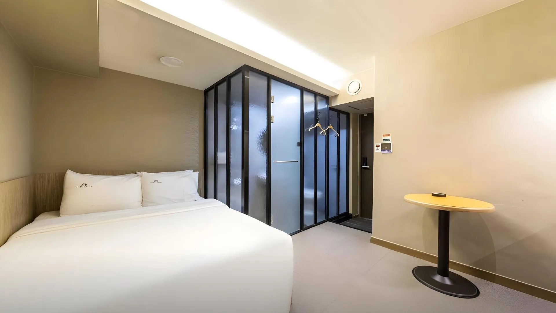 서울 신촌 로컬프렌즈 호텔 3성급 호텔 스위트룸