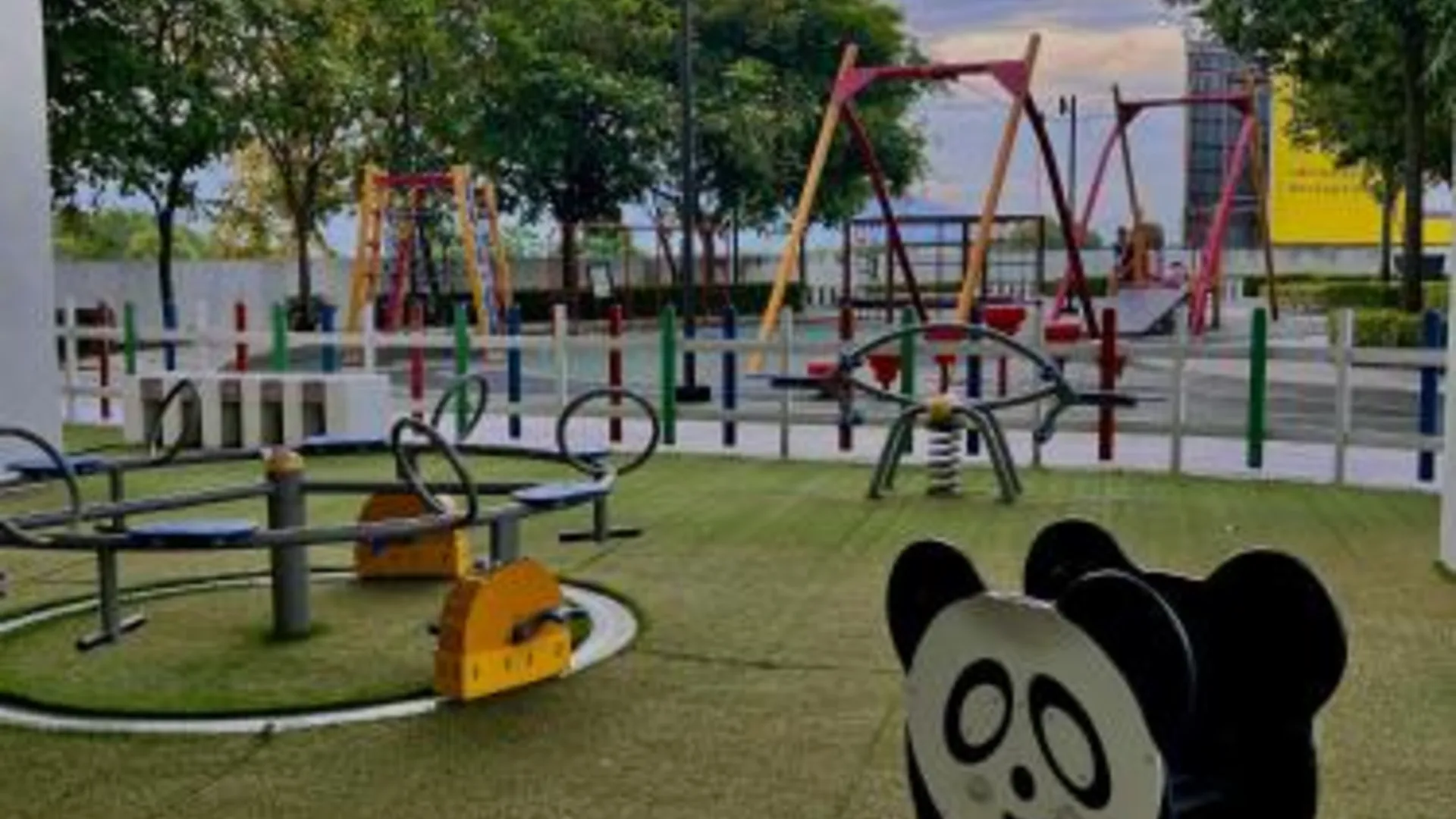 이포 Ipoh Garden D Festivo Suites by IWH Suites  5성급 게스트하우스 수영장