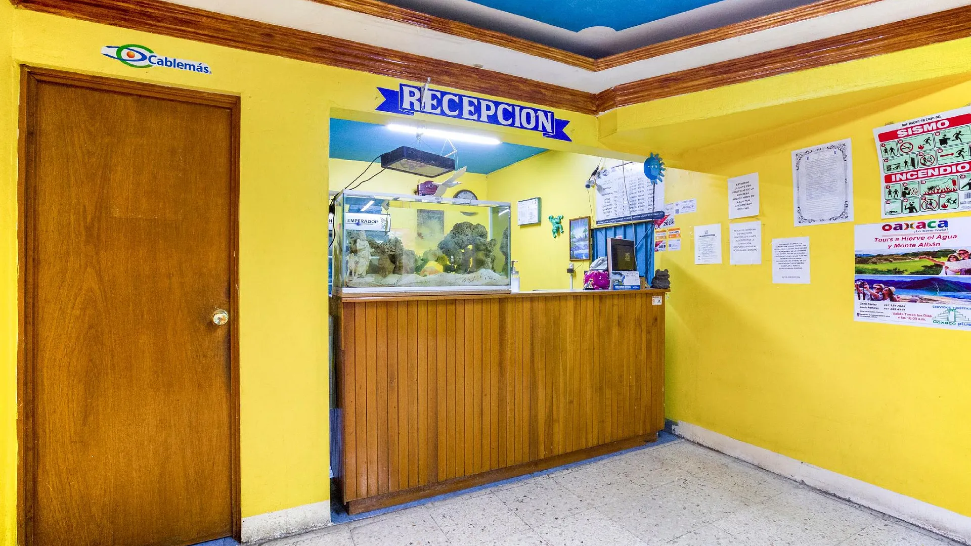 오악사카 OYO 호텔 엠페라도르, 오악사카 2성급 호텔 수영장