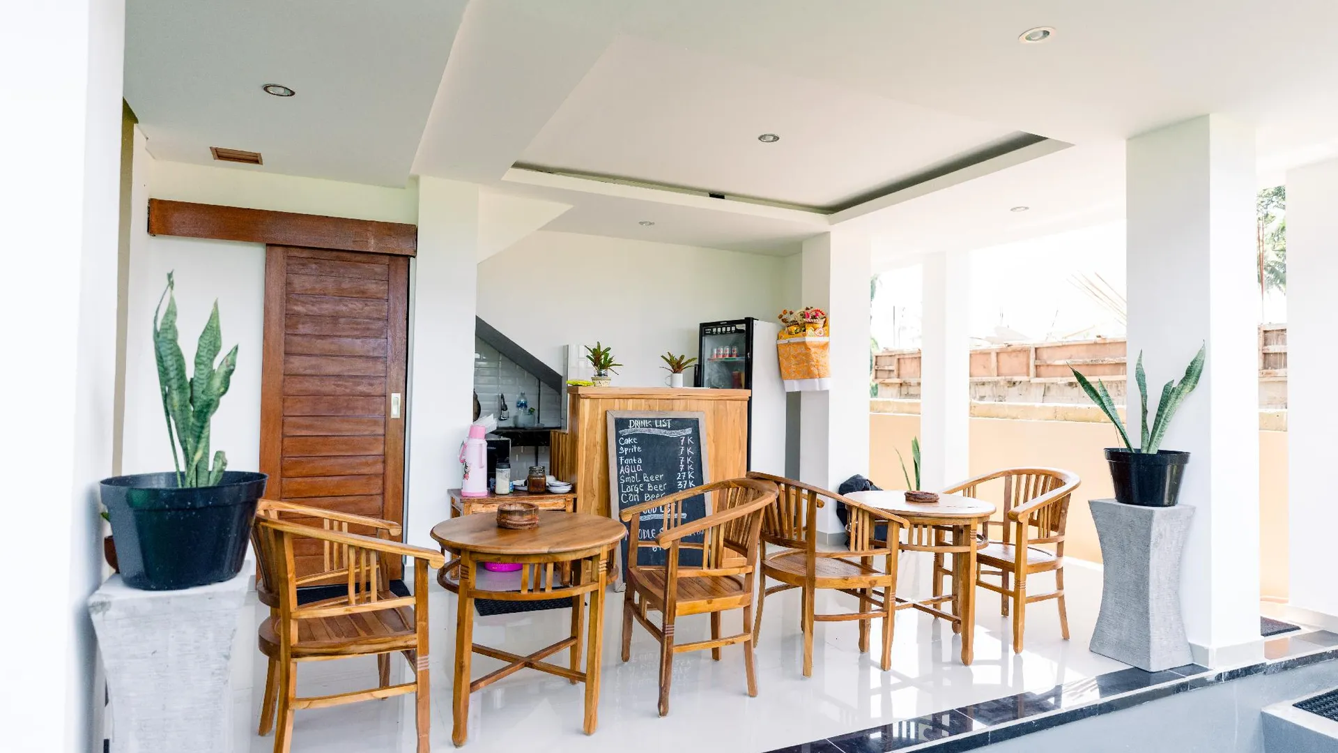 발리 우마 쿠투 2 2성급 호텔 전망