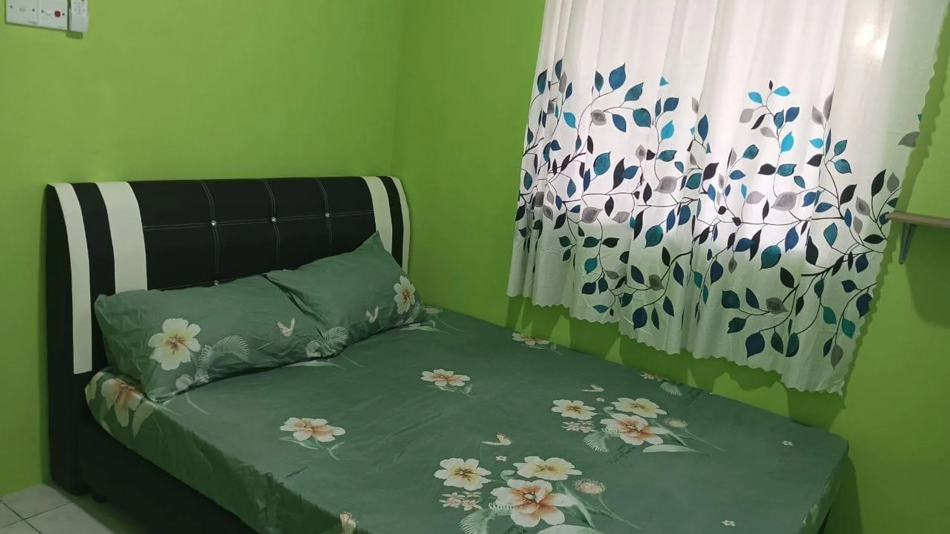 코타키나발루 케닝오의 프라이빗 하우스 (100m², 침실 1개, 프라이빗 욕실 1개) 2성급 싱글룸 수영장